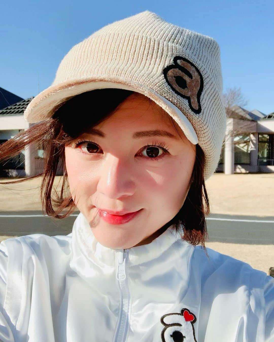 原史奈さんのインスタグラム写真 - (原史奈Instagram)「ぎっくり腰後初ラウンド この日は寒かったけどお天気最高！！ 腰も痛くなく楽しくラウンドできました⛳️ 治ってよかった〜😉 今日は気温がぐんと上がって花粉が飛びそうな気配。。 朝からムズムズ #きみさらずゴルフリンクス #ぎっくり腰 #治りました #楽しいラウンド #花粉症 #ムズムズ ﻿﻿﻿﻿﻿#原史奈 #ゴルフ #ゴルフレッスン #ゴルフ女子#ゴルフ大好き #golf #ゴルフウエア #ゴルフコーデ #ゴルフグッズ #ゴルフ動画 #ping #ピン #ping女子 #gle2 #g410 #even #archivio #アルチビオ #cuartounited #instagolf」2月21日 8時47分 - fuminahara