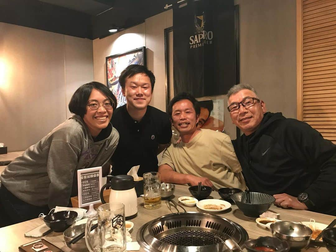 古久保健二さんのインスタグラム写真 - (古久保健二Instagram)「樂天モンキーズの神原と秋本君❗️ そして、京都フローラ出身の郭述柔さん❗️ チョ〜久しぶりの焼肉😊 美味かった👍 #CPBL #富邦ガーディアンズ #樂天モンキーズ #京都フローラ #女子野球 #焼肉 #嘉義」2月21日 8時55分 - kenjifurukubo