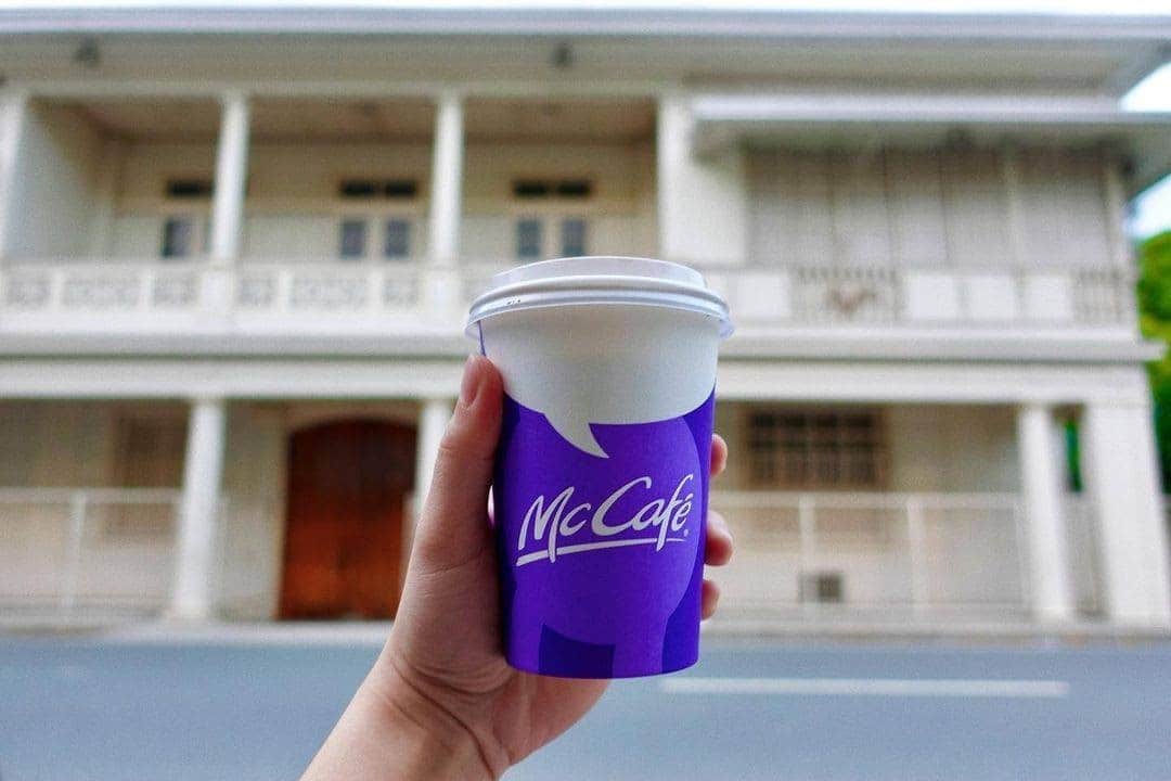 McDonald's Philippinesのインスタグラム：「Start your day with a cup of McCafé! Stop by McDo this morning and enjoy your coffee when you Dine-In, Take Out, or Drive-Thru. ☕  Photo by: @alee.ster」
