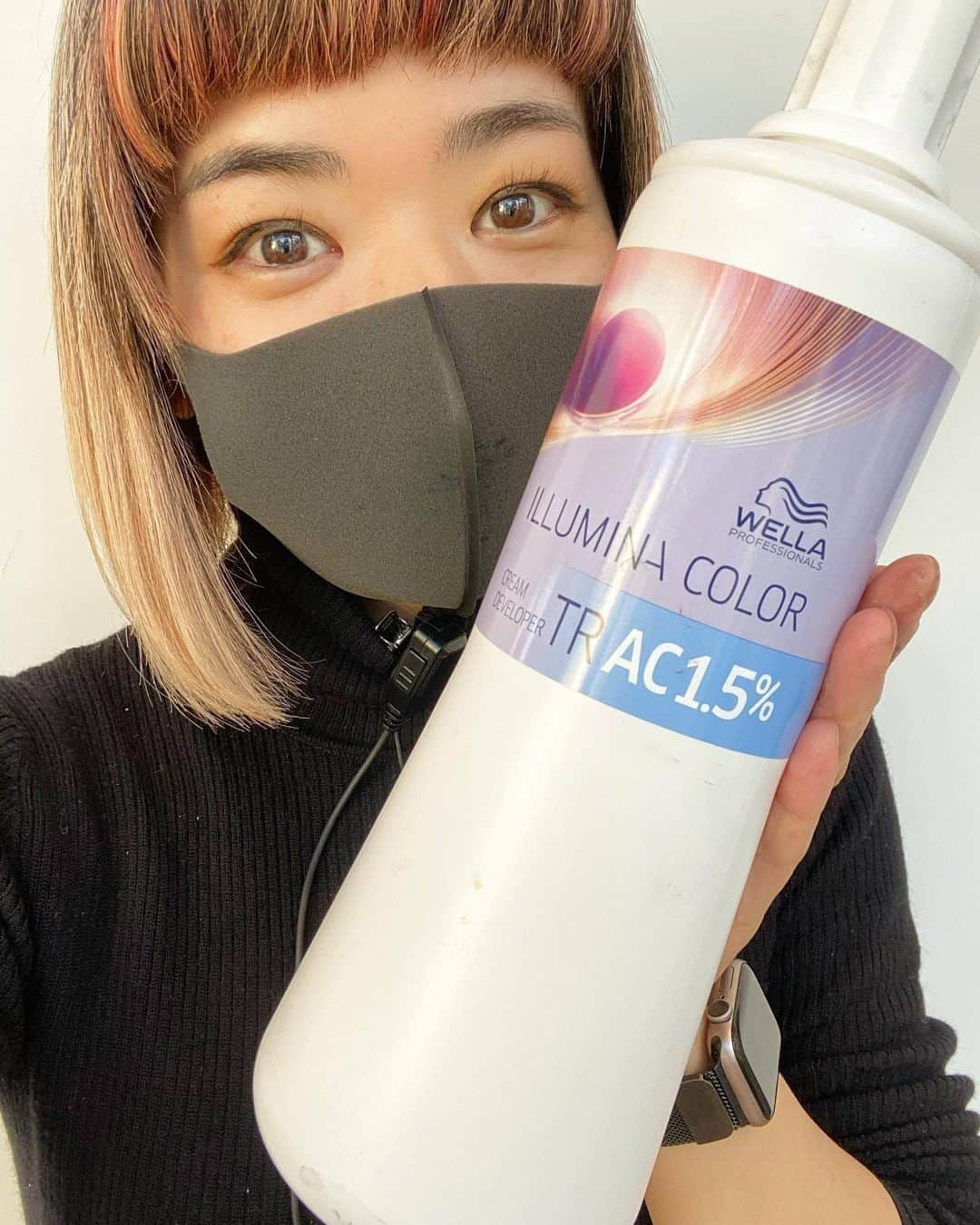 Wella Professionals Japanさんのインスタグラム写真 - (Wella Professionals JapanInstagram)「2021年プレミアム イルミナカラーはじまります 💕   イルミナカラーに最適な、髪の負担に配慮した「イルミナ クリーム ディベロッパー TRAC1.5％」が3月より登場します。  ウエラパッショニスタの赤津さん（@mayu333）から使用感をPostいただいたので、リポストさせていただきます 😁   ☆★☆★☆★☆★☆★☆★☆★☆★☆★☆★☆★  ウエラから待ちに待った1.5%のアルカリキャンセルが出ますー😍😍😍 これは私が本当に望んでた物です💕💕💕 ハイライトの後に地毛の黒を上げたくない そのまま地毛を使いたい！ なのに1.5%でもちょっと地毛が動くんだよなぁと 思って試行錯誤してたけど これがあればもう大丈夫❤️ ウエラさんありがとうございます！  ☆★☆★☆★☆★☆★☆★☆★☆★☆★☆★☆★  キューティクルへのダメージに最大限配慮できる2剤をお探しの方！ 綺麗に光が反射するツヤっツヤな仕上がりをお求めの方！！  ぜひ、3月発売のイルミナカラー専用2剤をお試しください👍   赤津さん、TRACディベロッパーの魅力が伝わるレポートをありがとうございます😍   #ウエラパッショニスタ #wellapassionistas #プレミアムイルミナカラー #トリートメントディベロッパー #イルミナカラー #イルミナ #コレストン #コレストンパーフェクト #コレストンパーフェクトプラス #人生に色をつけよう #ウエラ #ウエラプロフェッショナル  #ウエラファミリー #ウエラヘア #ウエラ教育 #ヘアスタイリング #ヘアケア #ヘアカラー #カラーモーション #4ウィークプログラム #つづく発色 #美容師 #トレンドビジョン #TRENDVISION #SYSTEM #wella」2月21日 9時00分 - wellapro_japan