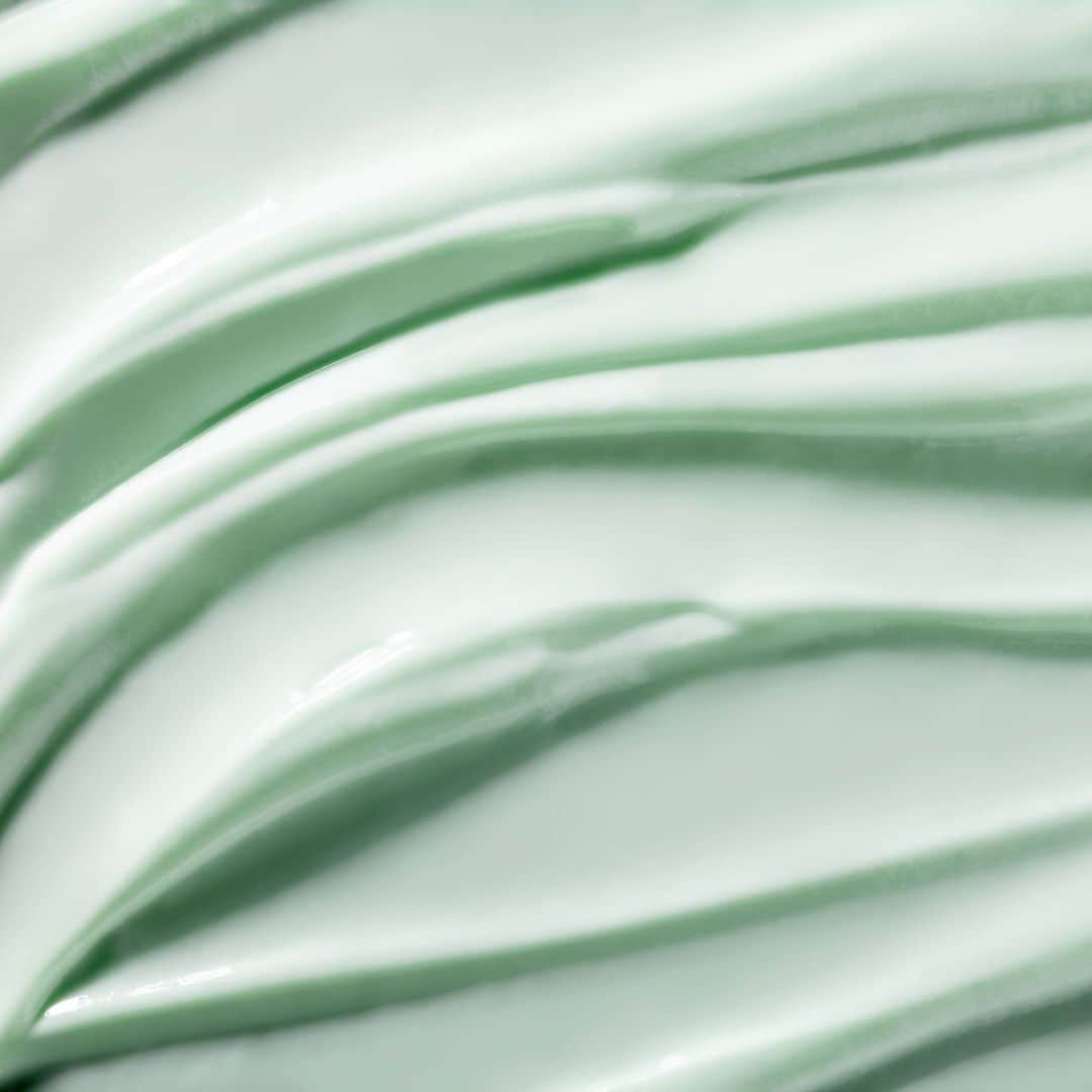 LORACのインスタグラム：「Waves of dewy glow 🌊 DEWY CANVAS PREP Moisturizer + Primer available NOW for $35 on LORAC.com & coming soon to ULTA.com! Link in bio!  Art Direction @thechrissaltzman // Photo @_ashley_crichton_ // Styling @amy.lipnis  #LORAC #LORACCosmetics @ultabeautyAvailable NOW for $35 on LORAC.com & coming soon to ULTA.com! Link in bio!  #LORAC #LORACCosmetics @ultabeauty」