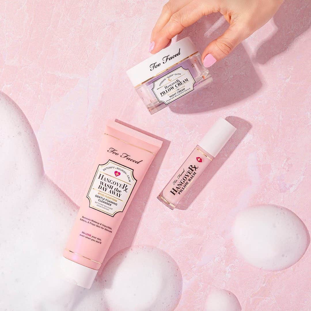Too Facedのインスタグラム：「Skincare supercharged by science ⚡ Hydrate, renew, and illuminate your skin with the nourishing ingredients in our Hangover Pillow Cream, Hangover Wash The Day Away Cleanser, and Hangover Pillow Balm!! 💖 #tfhangover #toofaced」