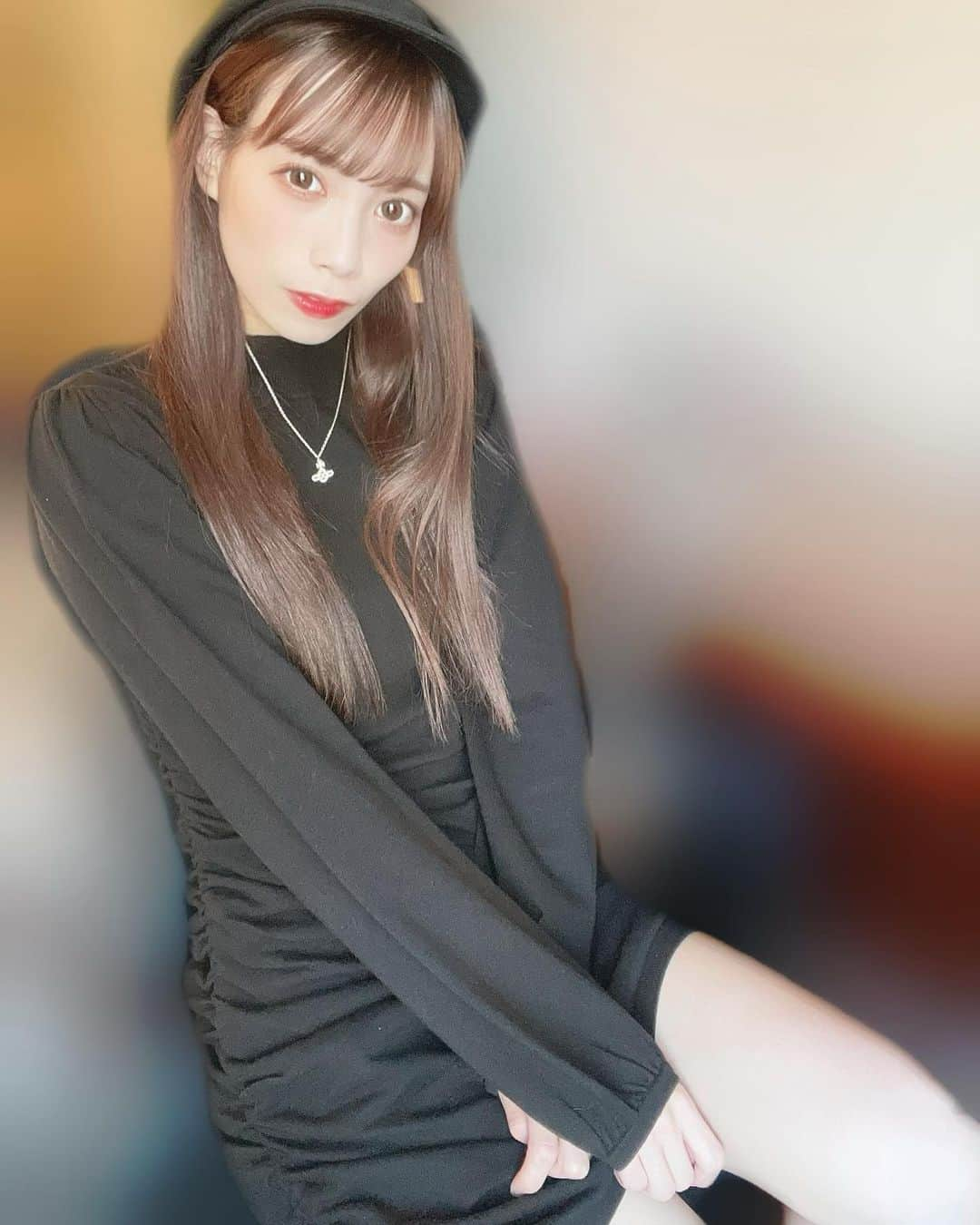 宇佐美幸乃のインスタグラム：「🖤🥱🖤  おはようっ  #idol #黒コーデ #タイトワンピ　#アイドル #私服　#instapic #picture #selfie #japanese #japanesegirl #fff #followｍe #instagood #instalike」