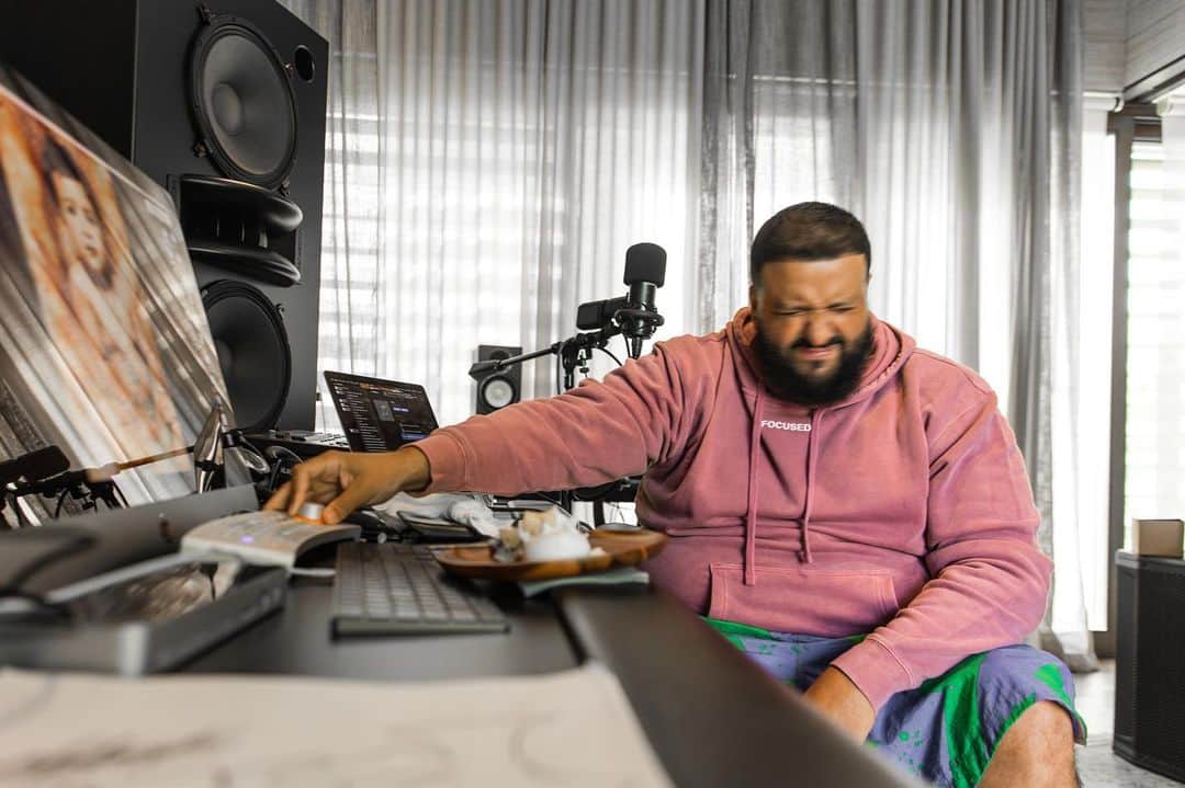DJキャレドさんのインスタグラム写真 - (DJキャレドInstagram)「At this moment this when the base and drums dropped at the same dam time . 🤯 KHALED KHALED @wethebestmusic」2月21日 9時30分 - djkhaled