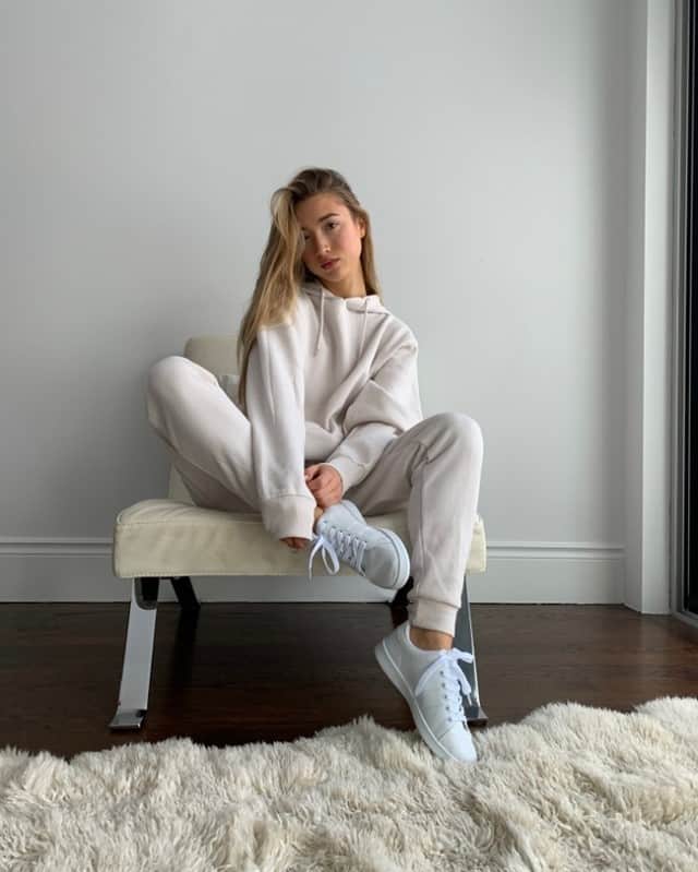 Charlotte Russeさんのインスタグラム写真 - (Charlotte RusseInstagram)「hoodies + joggers forever 💕 get this set for only $30🙌 🔎"Basic Fleece Popover Hoodie" 🔎"Basic Fleece Drawstring Jogger" 🔎"Lace-Up Faux Leather Tonal Sneaker" #charlotterusse」2月21日 9時42分 - charlotterusse