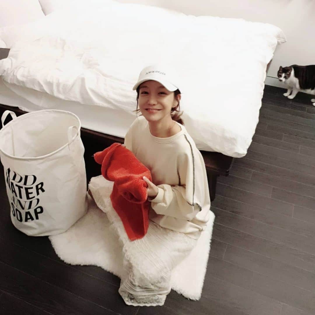 シン・ソユルのインスタグラム：「👕👖」