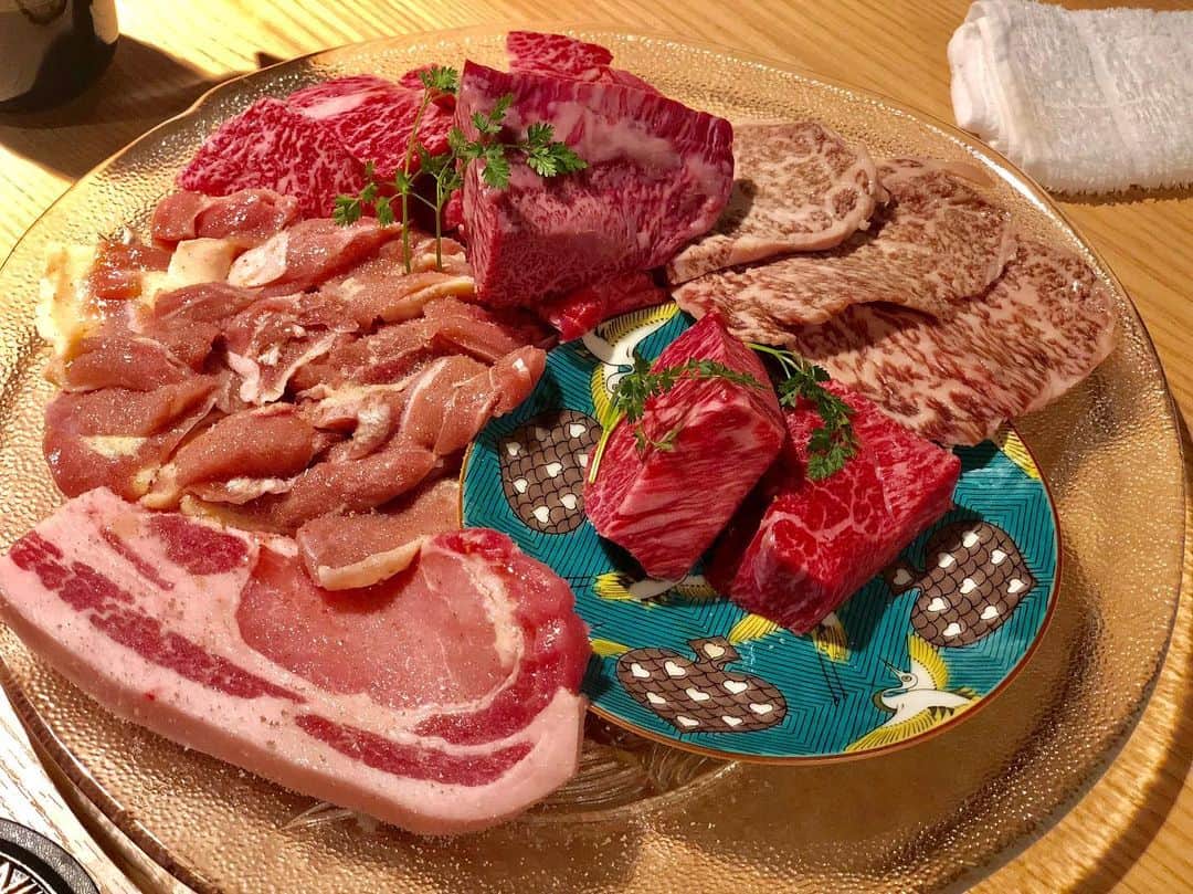 岡倫之さんのインスタグラム写真 - (岡倫之Instagram)「Wrestlers should eat a lot of high-end meat and give dreams. やはりレスラーたるものこのぐらいの肉を毎日食うぐらいでなければならん。 ファミレスもろくに支払いできんかったり、自炊したり、値段の安いもん食ってSNS上げたり…夢がないじゃ夢が！！！！ #レスラー飯 #山形牛 #a5ランク #新日本プロレス #NewJapanProWrestling #njpw #njpwworld #グレートオーカーン #オーカーン #GreatOKhan #ドミネーター #Dominator #ユナイテッドエンパイア #UNITEDEMPIRE」2月21日 10時41分 - great_o_khan