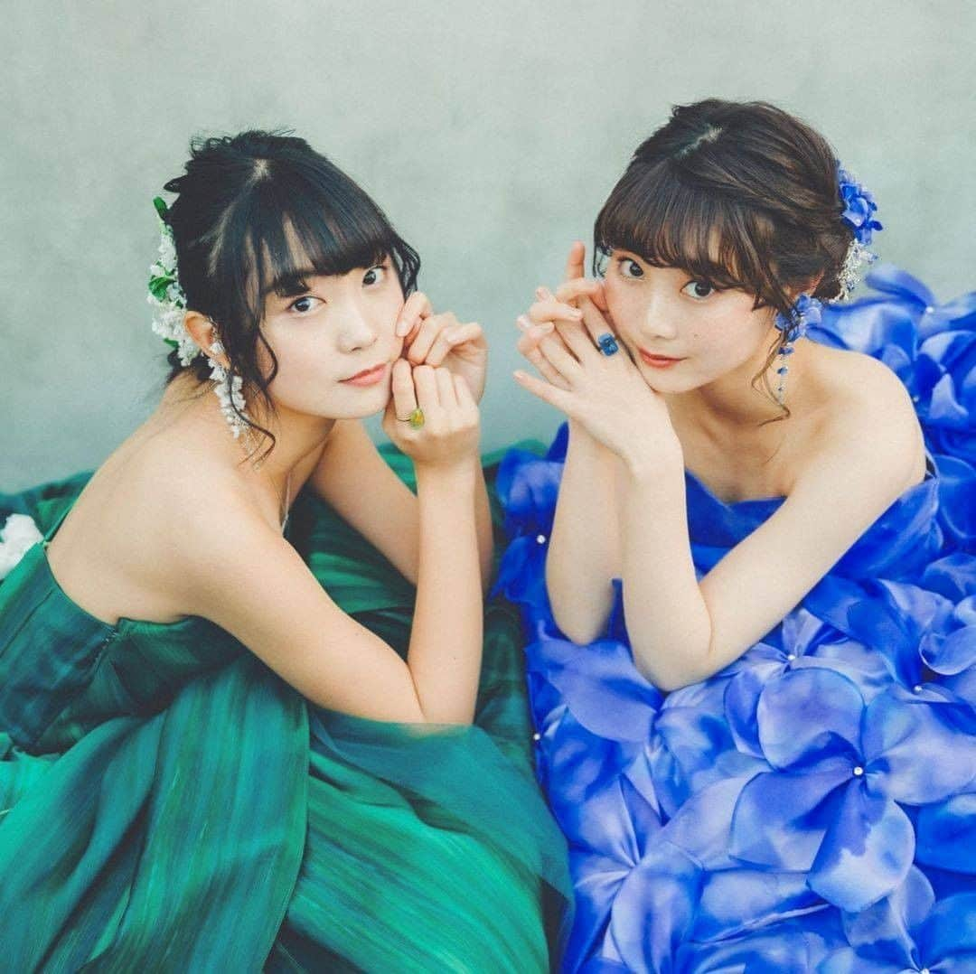 ♡プラコレWedding·⋆*さんのインスタグラム写真 - (♡プラコレWedding·⋆*Instagram)「@placolewedding【#DRESSY花嫁 】 【#プラコレ】をつけて投稿&フォローしてね♩ . ＝＝＝＝＝＝＝＝ . どれも素敵すぎる 葉菜桜花子（@hanacotoba_jp）さまの 花言葉ドレス（@flowery__fields）👗💕  カバーは 『幸せが訪れる』が 花言葉の #スズランドレス と 『強い絆で結ばれる』が花言葉の #紫陽花ドレス です💐 . ＝＝＝＝＝＝＝＝ 👗Photo by... 1〜2枚目＞@yukimi_mitoさん 3枚目＞@toshihiro.iidaさん 4枚目＞@hokawakanonnさん 5枚目＞@i._am_sarahさん ＝＝＝＝＝＝＝＝ 『#DRESSY花嫁』『#プラコレ』の ハッシュタグをつけて写真をUPしてね✦ 花嫁アプリ『DRESSY by プラコレ』の 記事に掲載＆リグラムされるかも♩ . みなさまからのいいねや保存 コメントをお待ちしています♥ 「このウェディングドレス可愛い！」 「ヘアスタイルも気になる！！」 「今の花嫁さんの流行りは！？」etc. . ＝＝＝＝＝＝＝＝ 花嫁アプリでは、 プロのアドバイザーに結婚式の相談を何度でも♡ ウェディングドレスの記事や、 自分のウェディングレポを残せちゃう♡” . ＞＞＞TOPのURLからcheck ⋈ @placolewedding ＞＞＞結婚のご相談は プラコレウェディングアドバイザーへ♡ @wedding_adviser ＞＞＞ウェディングレポを残したいなら、 farny by プラコレをcheck ✎ @farny_wedding ＞＞＞ウェディングアイデア＆DIYは ドレシーアイデアcheck ❁ @dressy_idea >>>素敵なドレスに出会いたい花嫁さま♡ @dressyonline_をcheck . ＝＝＝＝＝＝＝＝＝＝＝＝＝＝＝＝ . #プレ花嫁 #卒花 #花嫁 #卒花嫁 #結婚 #結婚式 #試着レポ #farnyレポ #2021秋婚 #2021春婚 #ウェディングドレス #花 #flowers #はな言葉 #花言葉 #花言葉ドレス #スズラン #鈴蘭 #紫陽花　#あじさい  #花嫁コーディネート #ドレス迷子 #ドレス試着 #カラードレス」2月21日 10時43分 - placole_dressy