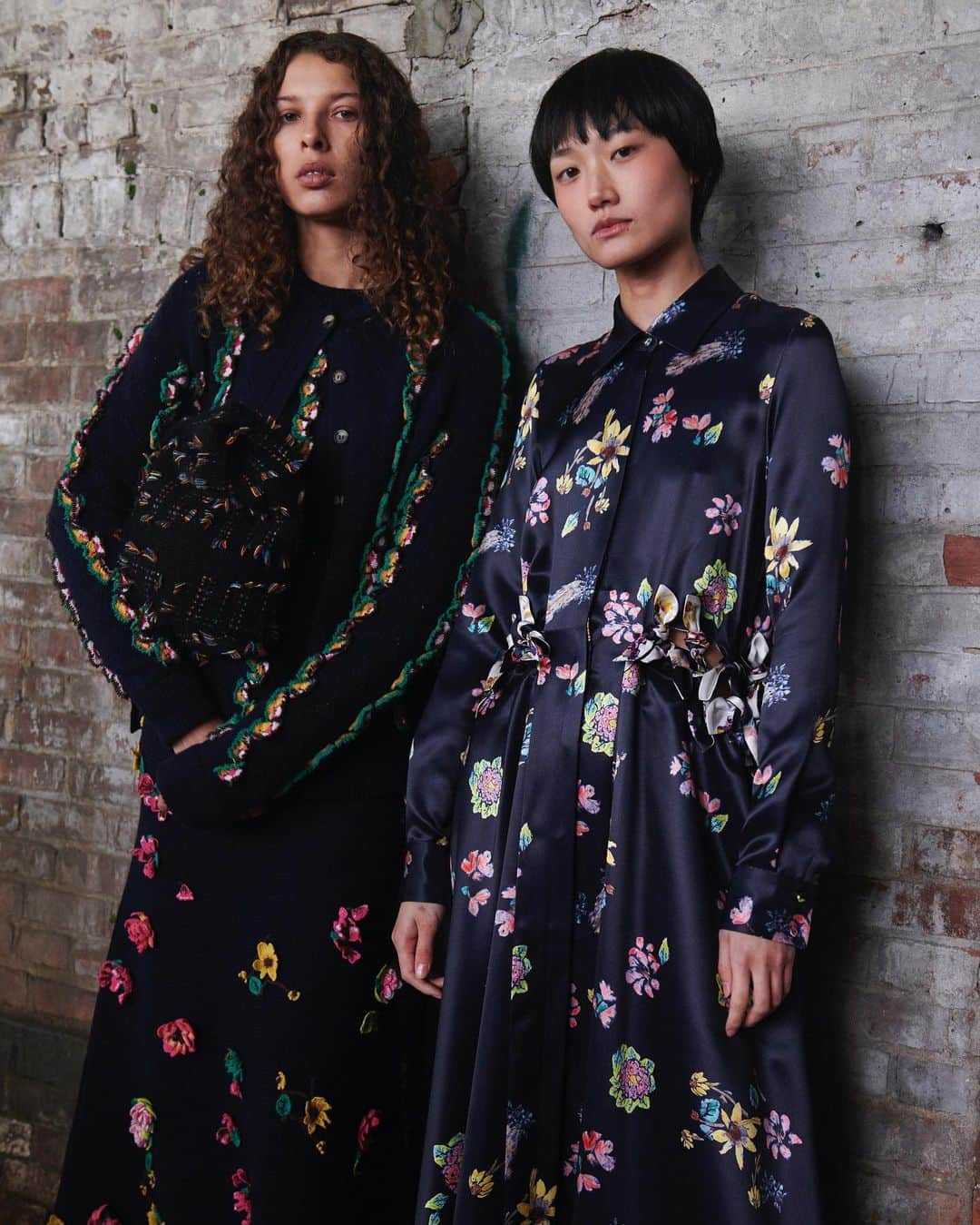 Saks Fifth Avenueさんのインスタグラム写真 - (Saks Fifth AvenueInstagram)「Here For #NYFW: Inspired by Renaissance woman and renowned herbalist Hildegard of Bingen, @gabrielahearst’s Fall 2021 Collection keeps the designer's dedication to sustainability top of mind. Standouts include crocheted appliqué flowers and hand-knit sweaters. #Saksstyle」2月21日 10時52分 - saks