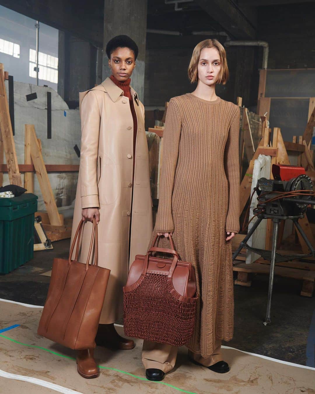 Saks Fifth Avenueさんのインスタグラム写真 - (Saks Fifth AvenueInstagram)「Here For #NYFW: Inspired by Renaissance woman and renowned herbalist Hildegard of Bingen, @gabrielahearst’s Fall 2021 Collection keeps the designer's dedication to sustainability top of mind. Standouts include crocheted appliqué flowers and hand-knit sweaters. #Saksstyle」2月21日 10時52分 - saks