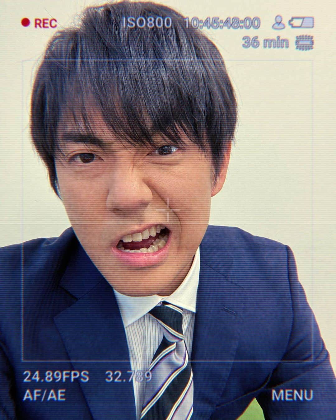 長田成哉のインスタグラム：「本日も現場でございやす。 #レッドアイズ」
