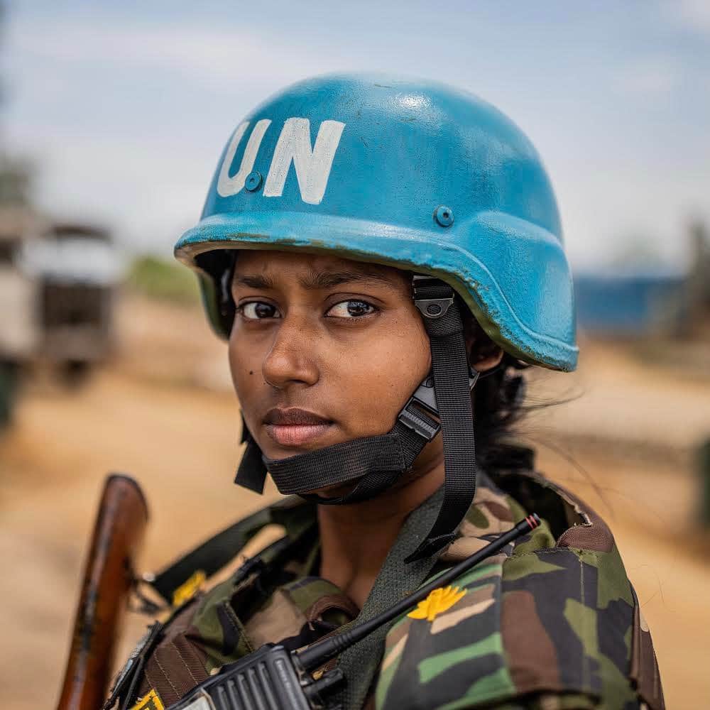 thephotosocietyさんのインスタグラム写真 - (thephotosocietyInstagram)「Photo by @thomas.nicolon // Bangladeshi peacekeeper Major Rifat on patrol in the outskirts of Bunia, Democratic Republic of Congo. Follow me @thomas.nicolon for more pictures from Central Africa.  #peacekeeper #unitednations #congo」2月21日 11時14分 - thephotosociety