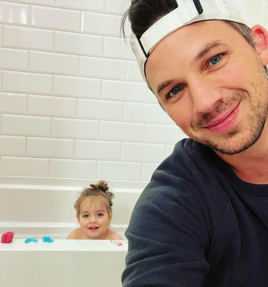 マット・ランターさんのインスタグラム写真 - (マット・ランターInstagram)「Keepin this feed clean. 🛁」2月21日 11時20分 - mattlanter