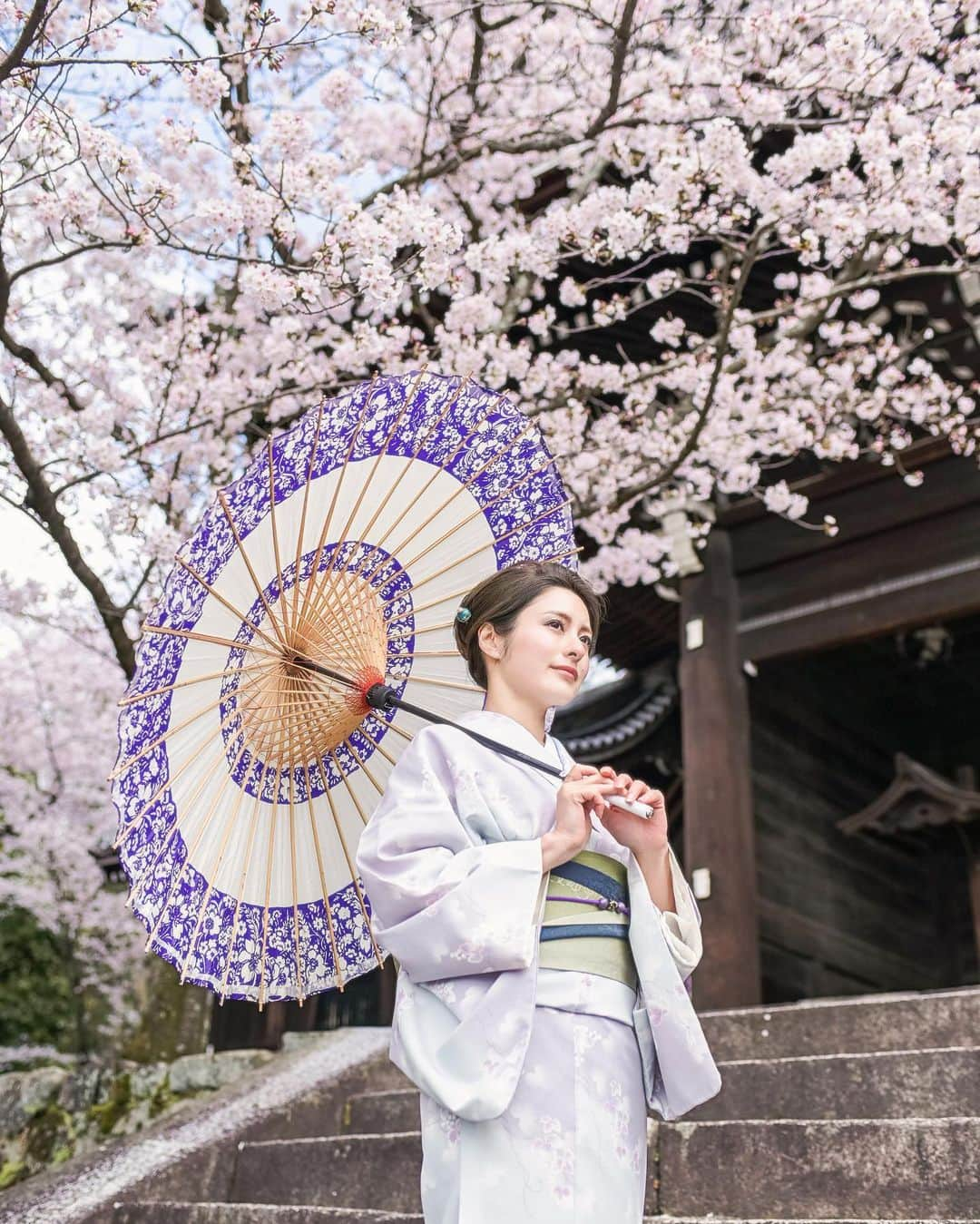 ASUKAさんのインスタグラム写真 - (ASUKAInstagram)「.️﻿ 🌸🌸🌸﻿ ﻿ ﻿ ﻿ もう春の陽気ですね😌🌸﻿ ﻿ 📸 @headman_tossy  ﻿ ﻿ ﻿ #japan #京都 #kyoto #桜 #instagramjapan #springmood #portraitmood #フリーモデル  #サロンモデル #関西サロンモデル #ポートレート #indies_gram#bleachmyfilm #team_jp_西 #lovers_nippon」2月21日 11時21分 - a.asuka.a