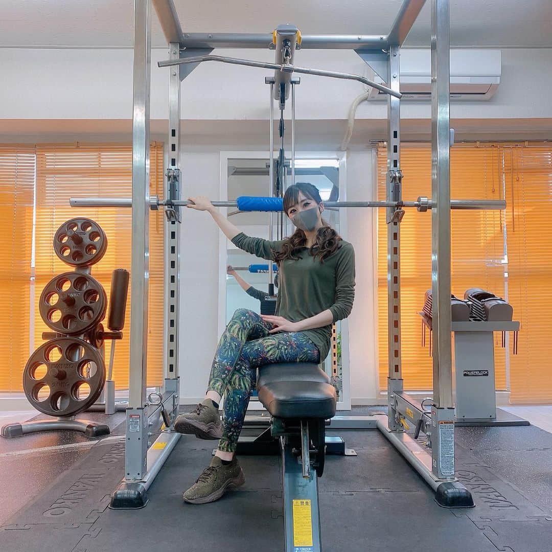 Erenaのインスタグラム：「🔥ﾊﾟｰｿﾅﾙｼﾞﾑB-Concept🔥 @b_concept_japan / @kansai.gym.bcon これからしっかりトレーニングしていくよーー💪😎 美尻を目指してSTART🏳️‍🌈 . II▶︎ 太もも,産後ダイエットに特化 II▶︎ 全国21店舗展開 II▶︎︎ トレーニングウェア&シューズレンタルもあり . ✨クーポンII▶︎ bc_erena ✨ ✨使うと『¥3000 』OFF になるよ😉✨ 気になる方はぜひCheckしてね♡ . . #bconcept#ビーコンセプト#ダイエットジム#パーソナルジム#パーソナルトレーニング#細い足#脚痩せ#足やせ#痩せる#美脚#下半身痩せ#筋トレ女子#腹筋女子#くびれ#ヒップアップ#シェイプアップ#ボディメイク#トレーニング#ダイエット#産後ダイエット#神戸#三宮#大阪#梅田#堂島#なんば#難波#心斎橋#名古屋#札幌」