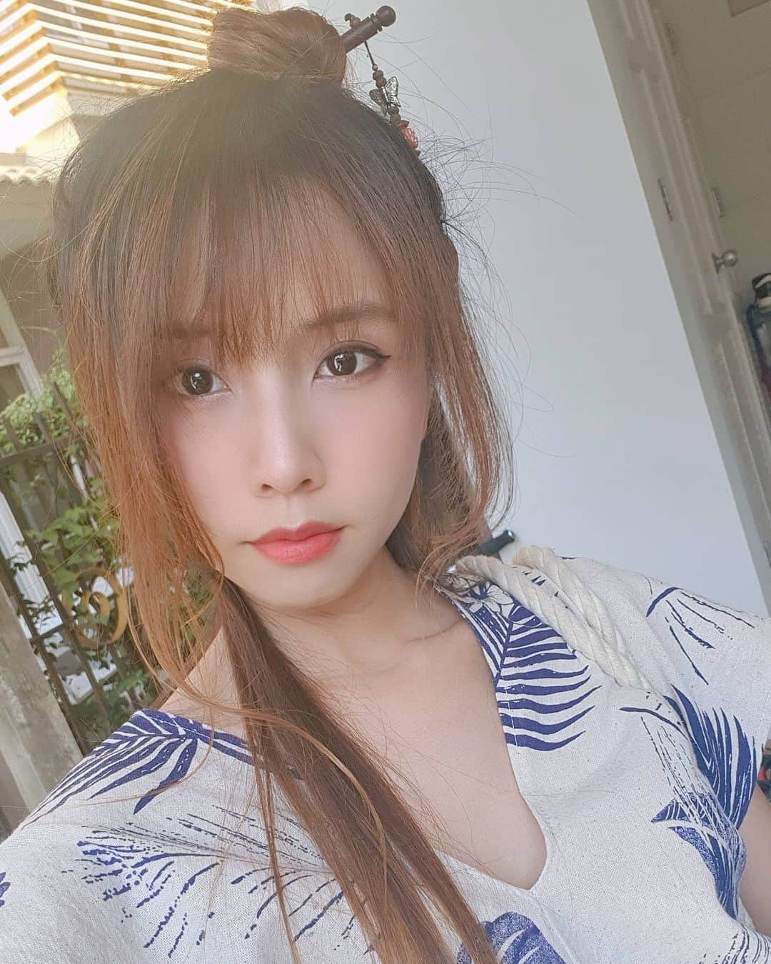 ビーム先生のインスタグラム：「สวัสดีวันอาทิตย์ มุ้งมิ้ง กุ๊งกิ๊ง วันนี้มีคลิปใหม่ ลง YouTube ช่อง BeamSensei นะ สนุกสนานแน่นอน こんにちは！今日新しい動画をアップします♥よろしくニャン  #influencer #blogger #youtuber #thai #thaigirl #japan #日本　#タイ　#インフルエンサー　#ブロガー　#ユーチューバー　#外国人　#訪日外国人　#タイ人　#タイ語　#บล็อกเกอร์ #ยูทูปเบอร์ #ไทย #ญี่ปุ่น #ภาษาญี่ปุ่น」