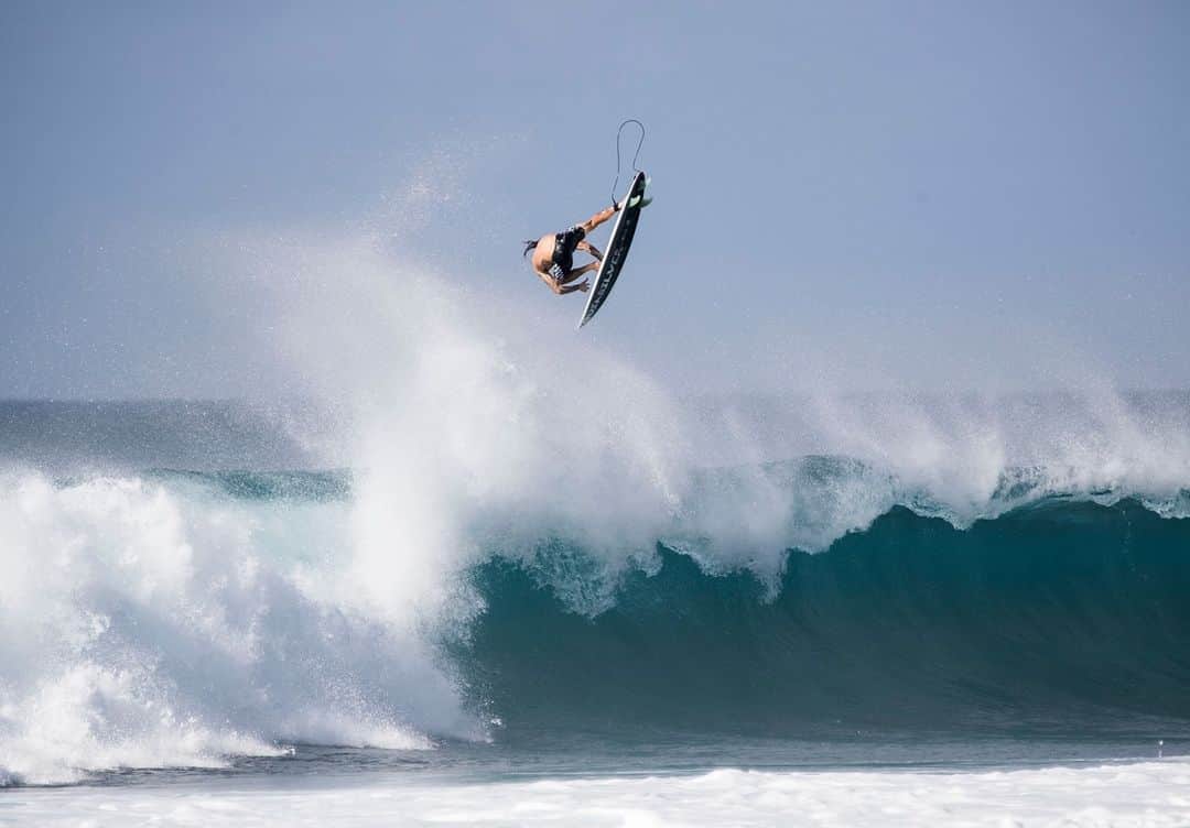 のインスタグラム：「Into the wind, into the sky. @mikeywright69 and a very optimistic attempt at Rocky Point.」