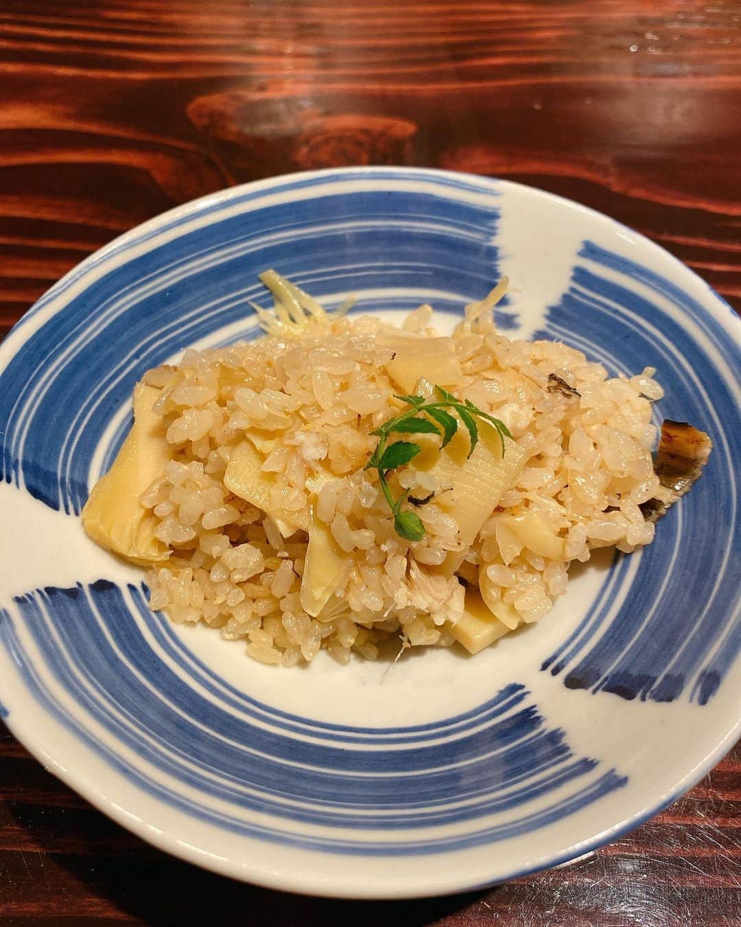 七菜香さんのインスタグラム写真 - (七菜香Instagram)「3回目の訪問。 毎回違う料理、毎回本当にどれもこれも美味しくて 幸せすぎる時間です。😌💓 この手羽先は本当に美味しくてたまらない🤤✨ 1本じゃ足りない！ってなります😂 載せきれない料理もあるくらい品数たくさんで お腹いっぱい胸いっぱいです😌👏🏻 ・ ・ ・ ・ ・ ・ ・ #food #foodstagram #yummyfood #japanesefood #japaneserestaurant #osaka #japan #recommended #instamood #instafood #instagood #野口太郎 #大阪グルメ #食テロ #大阪 #北新地 #美味しすぎる #ご馳走様でした🙏」2月21日 11時36分 - nanaka0118