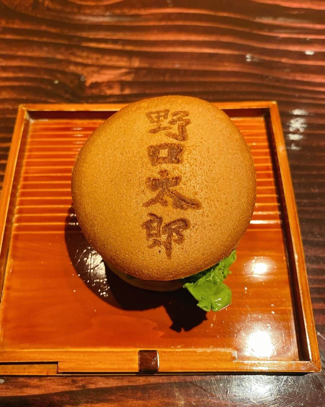 七菜香さんのインスタグラム写真 - (七菜香Instagram)「3回目の訪問。 毎回違う料理、毎回本当にどれもこれも美味しくて 幸せすぎる時間です。😌💓 この手羽先は本当に美味しくてたまらない🤤✨ 1本じゃ足りない！ってなります😂 載せきれない料理もあるくらい品数たくさんで お腹いっぱい胸いっぱいです😌👏🏻 ・ ・ ・ ・ ・ ・ ・ #food #foodstagram #yummyfood #japanesefood #japaneserestaurant #osaka #japan #recommended #instamood #instafood #instagood #野口太郎 #大阪グルメ #食テロ #大阪 #北新地 #美味しすぎる #ご馳走様でした🙏」2月21日 11時36分 - nanaka0118