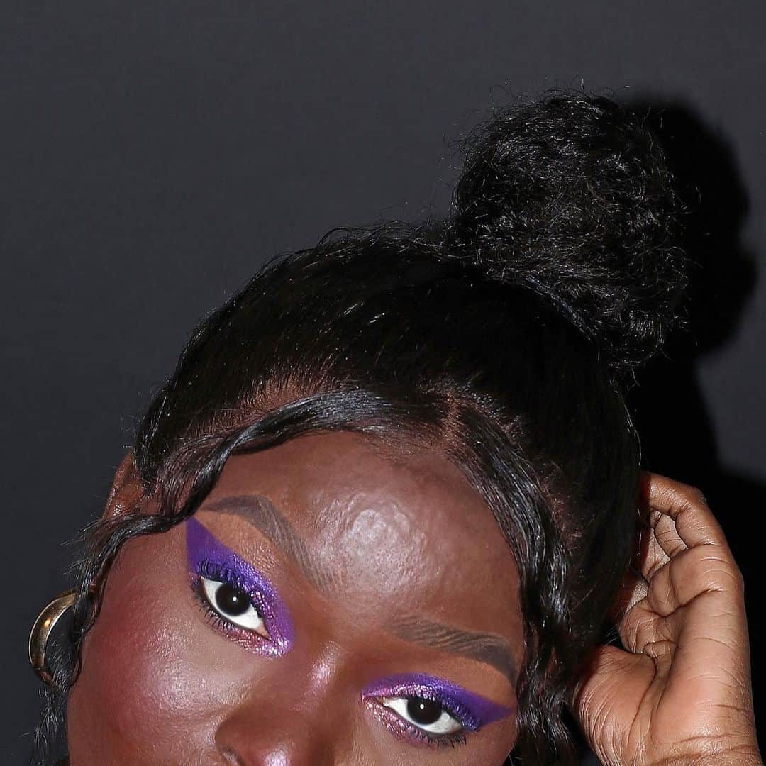 BH Cosmeticsのインスタグラム：「@shalomblac is glowing all out in Amethyst for February 💎 💜 #bhbirthstones #bhcosmetics」