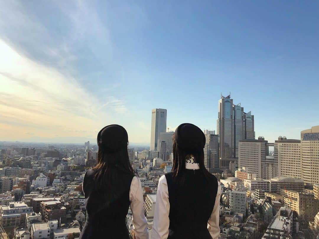 石田千穂さんのインスタグラム写真 - (石田千穂Instagram)「． STU48 6th Single 「独り言で語るくらいなら」 カップリング曲の 瀬戸内PR部隊 で  #僕はこの海を眺めてる MV見てくださりましたか？ この写真はダンスシーンを撮影した場所です 高い所好きなのでワクワクしました☺︎ ． #STU48」2月21日 11時41分 - chiho_ishida