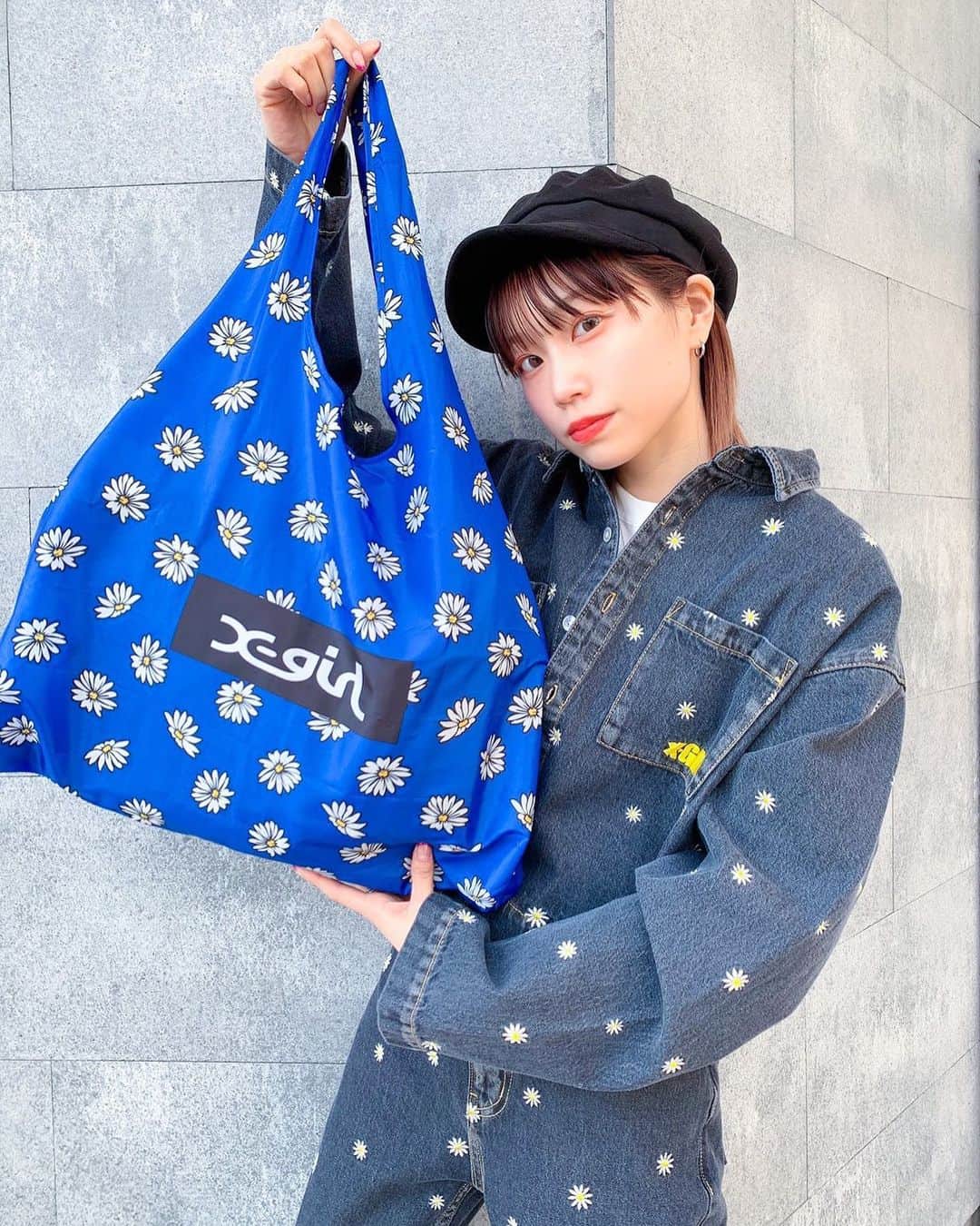 XGIRL_ootdのインスタグラム：「#xgirl_ootd @amane_sss 157cm X-girl HARAJUKU STAFF ・ ------------------------------ ・ ▪️DAISY EMBROIDERY SHIRT ¥13,000+tax ▪️DAISY EMBROIDERY PANTS ¥13,000+tax ▪️DAISY S/S TEE ¥5,000+tax ▪️REUSABLE BAG ¥1,500+tax ----------------------------------- #xgirl #xgirljp #xgirlus #エックスガール #ecobag #エコバッグ」