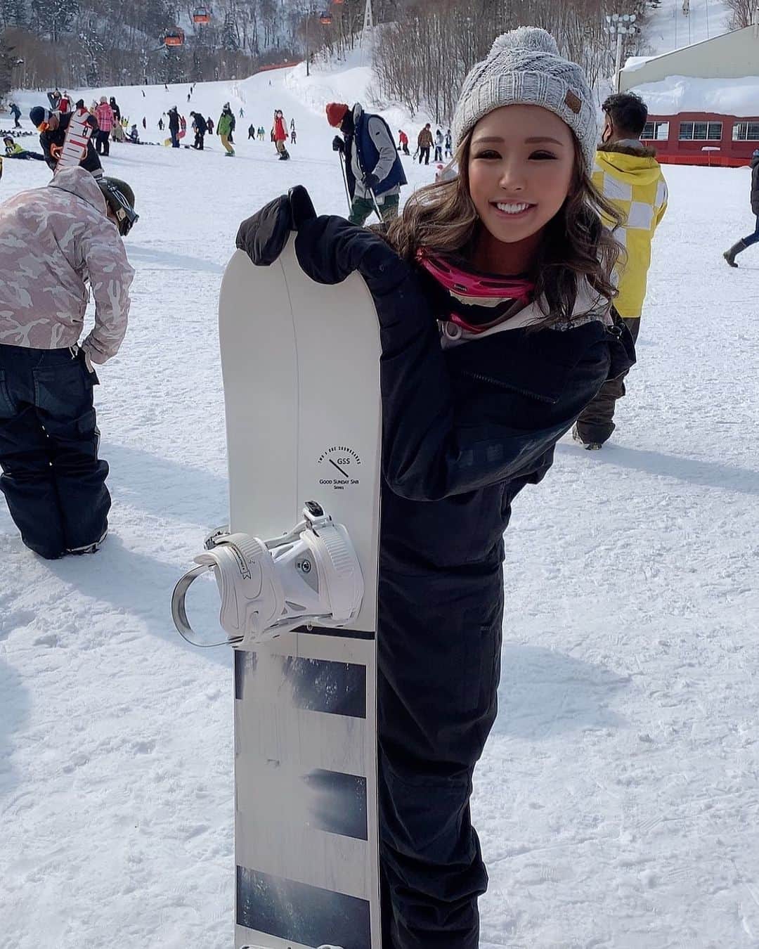 藤咲ひなたのインスタグラム：「おはようございます☀ ボードいきたーい🏂  天気良いから今日は朝から大掃除🧼🧹  P&J 札幌市中央区南４条西３丁目 N-プレイスビル 5F 011-518-1444 💋藤咲ひなた💋」
