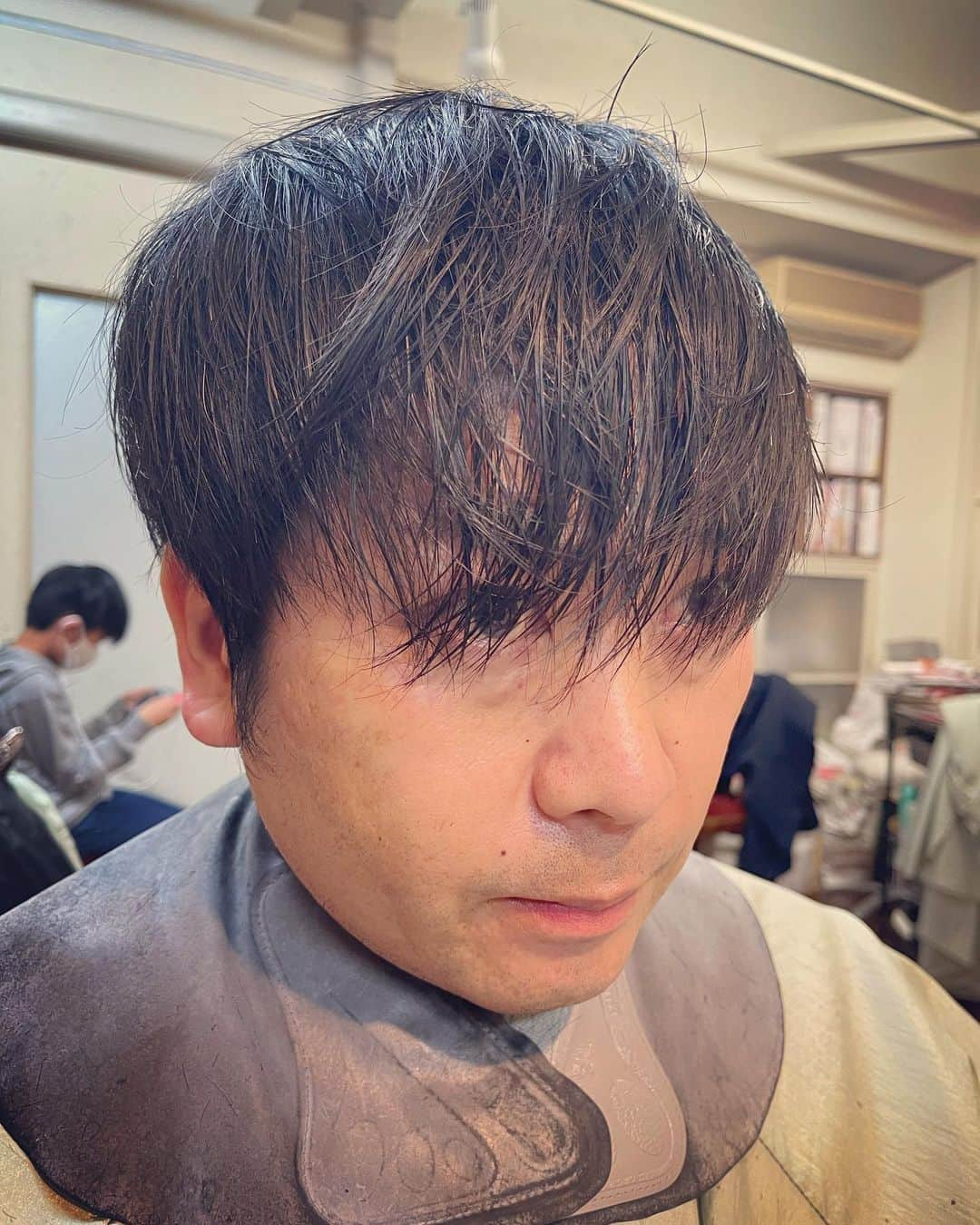 杉本知香さんのインスタグラム写真 - (杉本知香Instagram)「村田くん3回に一度くらいのペースでパーマ✂️✨ 阿部ちゃんバッサリ😆✂️✨  #中目黒美容室#タイムラプス #とろサーモン村田 #とろサーモン #村田秀亮  #アップダウン阿部#アップダウン#阿部浩貴 #桜の下で君と#2人芝居」2月21日 11時50分 - sugimotoc