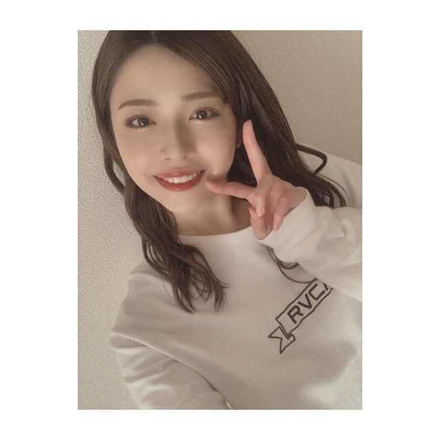 金澤朋子のインスタグラム：「. . 昨日はオンライン個別お話し会、 とても楽しかったです😊🌈 . 本日も16:00〜開催予定です！！ 沢山お話ししましょうね〜 . #juicejuice #金澤朋子  #オンライン個別お話し会 #昨日 #ありがとう  #今日も #開催 #嬉しい #今から準備します 💄」