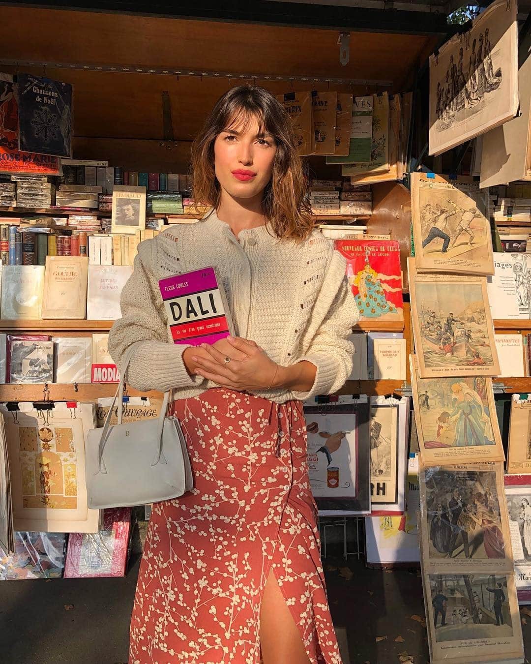 Vogue Australiaさんのインスタグラム写真 - (Vogue AustraliaInstagram)「For many of us, once we get caught in the trap of a reading slump, it can be hard to get back out. But anyone who's ever been there before knows the best cure is a really, really, 𝘳𝘦𝘢𝘭𝘭𝘺 good book. From novels about spine-tingling true crimes to the ultimate fizzy feel-good page turner, the right book will put you right back into the reading game. At the link in bio, 22 books guaranteed to take the place of (or at least, match up to) your nightly streaming binge.⁣ ⁣ 📷 @jeannedamas」2月21日 12時00分 - vogueaustralia