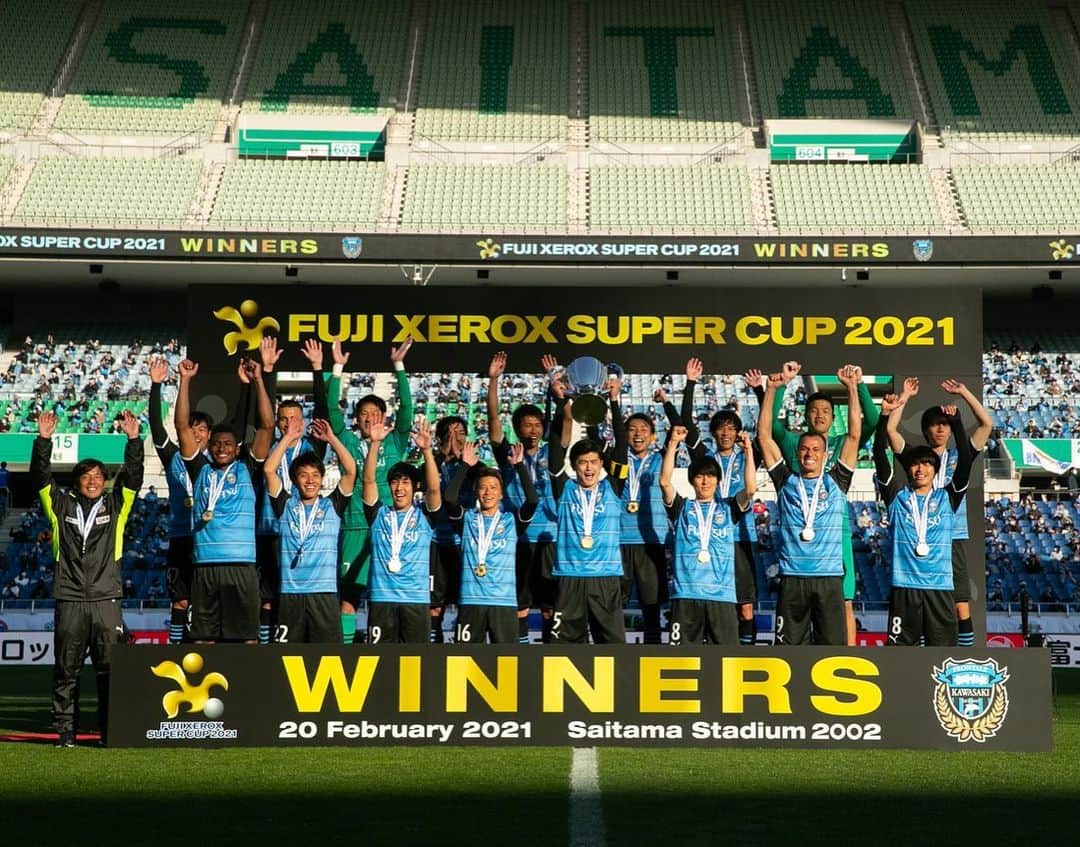 脇坂泰斗のインスタグラム：「FUJI XEROX SUPERCUP 🏆 2021シーズン初タイトル。 U-18も勝利おめでとうございます！！ 会場に来てくれた方々、 テレビで応援してくれた方々ありがとうございます😊 ここから始まるシーズン、 良い時も悪い時も、共に戦いましょう！！ #川崎フロンターレ #frontale #8」