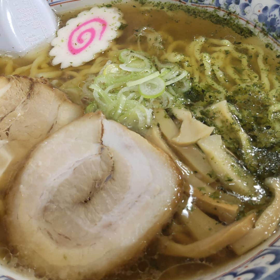 みながわゆみさんのインスタグラム写真 - (みながわゆみInstagram)「#南陽市#ラーメン#ラーメン大好き#赤湯ラーメン#おいしい#チャーシュー#囲ろり#つけもの#漬物サービス」2月21日 13時33分 - nama.09.19