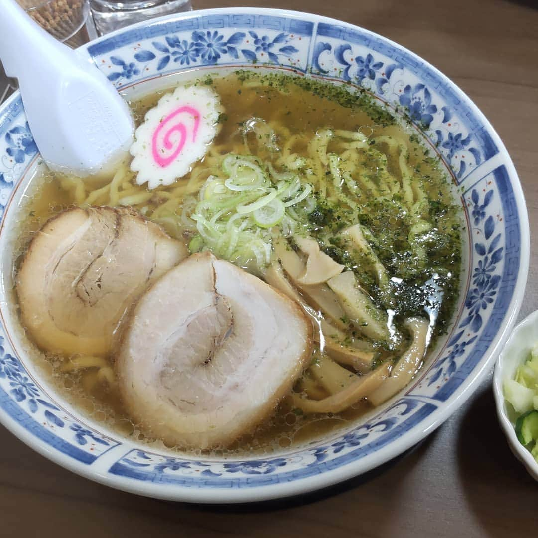 みながわゆみさんのインスタグラム写真 - (みながわゆみInstagram)「#南陽市#ラーメン#ラーメン大好き#赤湯ラーメン#おいしい#チャーシュー#囲ろり#つけもの#漬物サービス」2月21日 13時33分 - nama.09.19