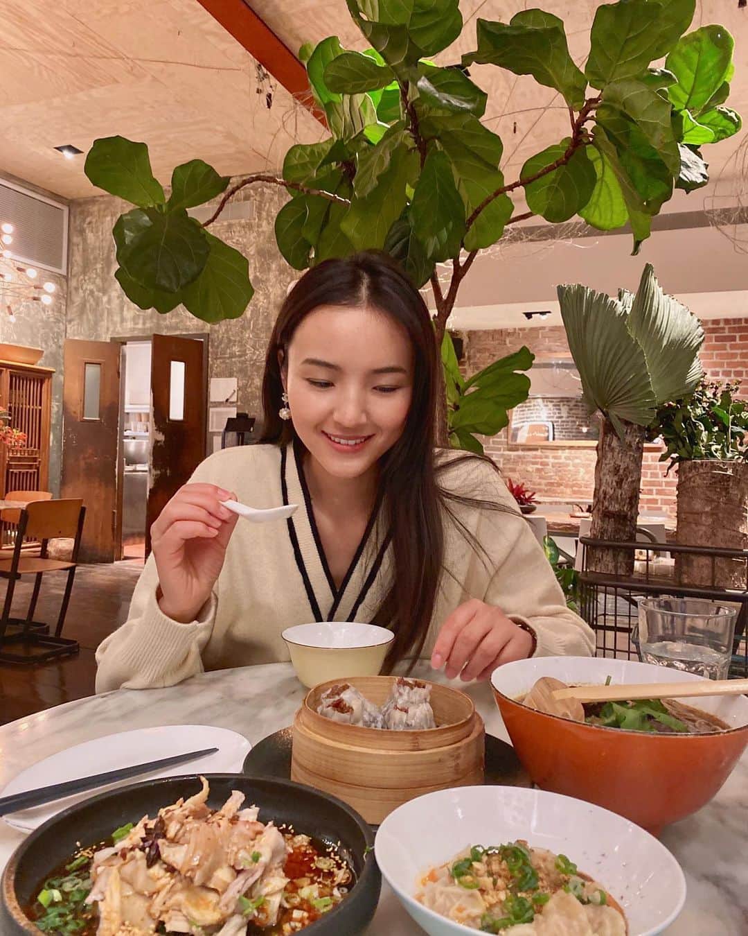ルピン・ワンのインスタグラム