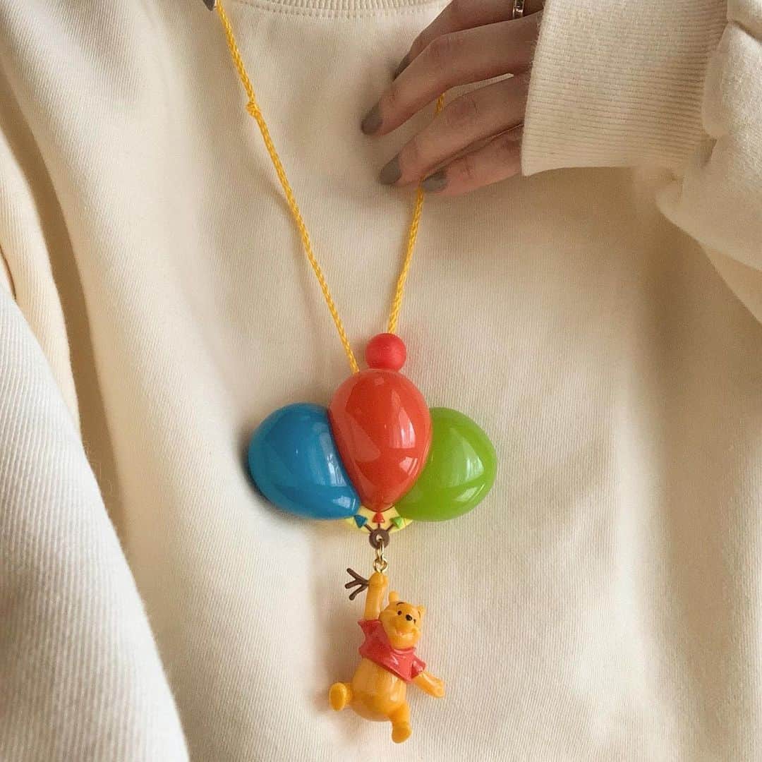 前田亜美のインスタグラム：「. . こんにちは〜〜🎈. 今日は暖かいね。さいこ〜な天気。. . でも花粉症には辛いよ。鼻かゆい目かゆい鼻水たらたら、、鼻の下荒れまくり🤦🏻‍♀️」