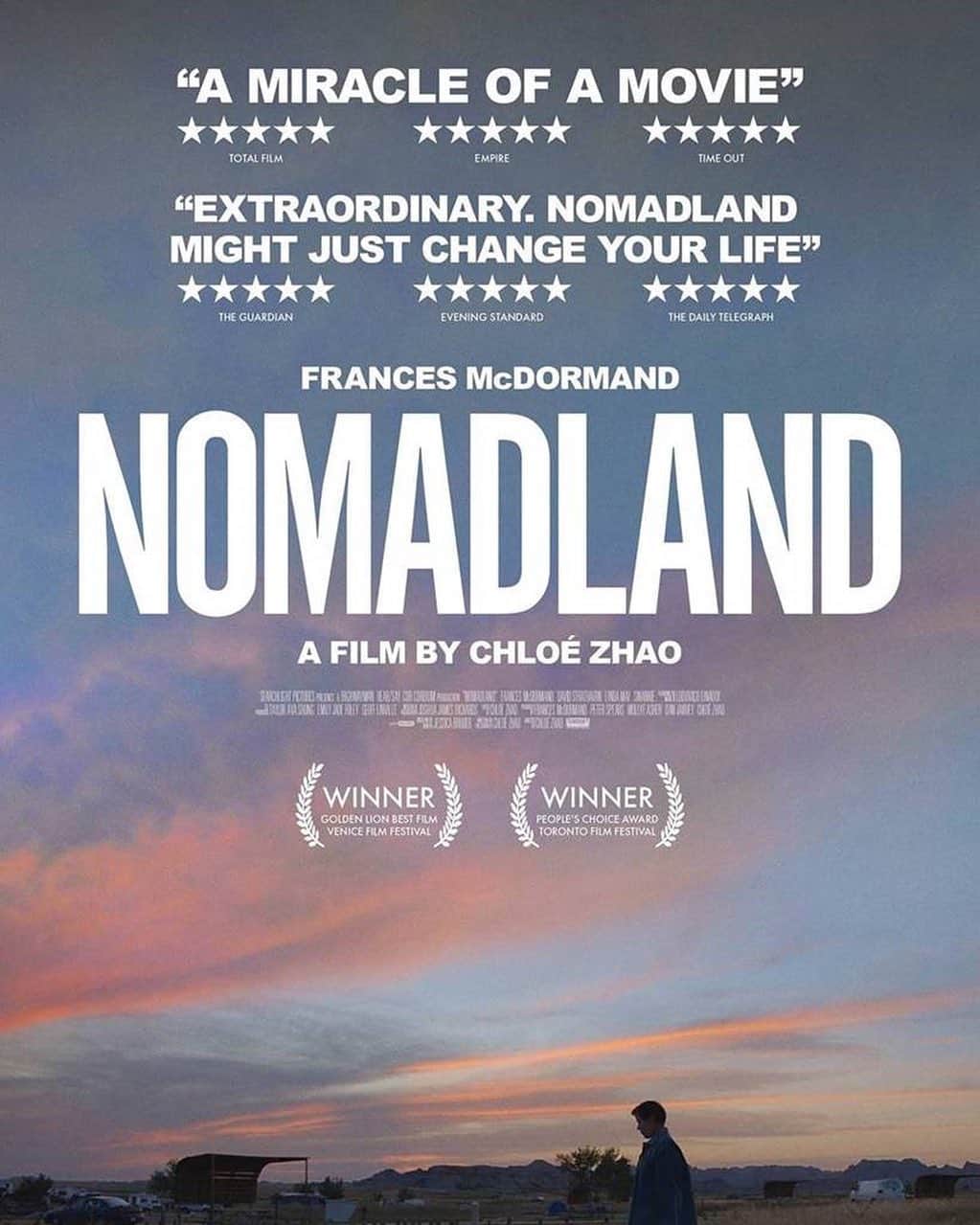 マイケル・トレイナーのインスタグラム：「A challenging and rewarding masterwork. @hulu #Nomadland」