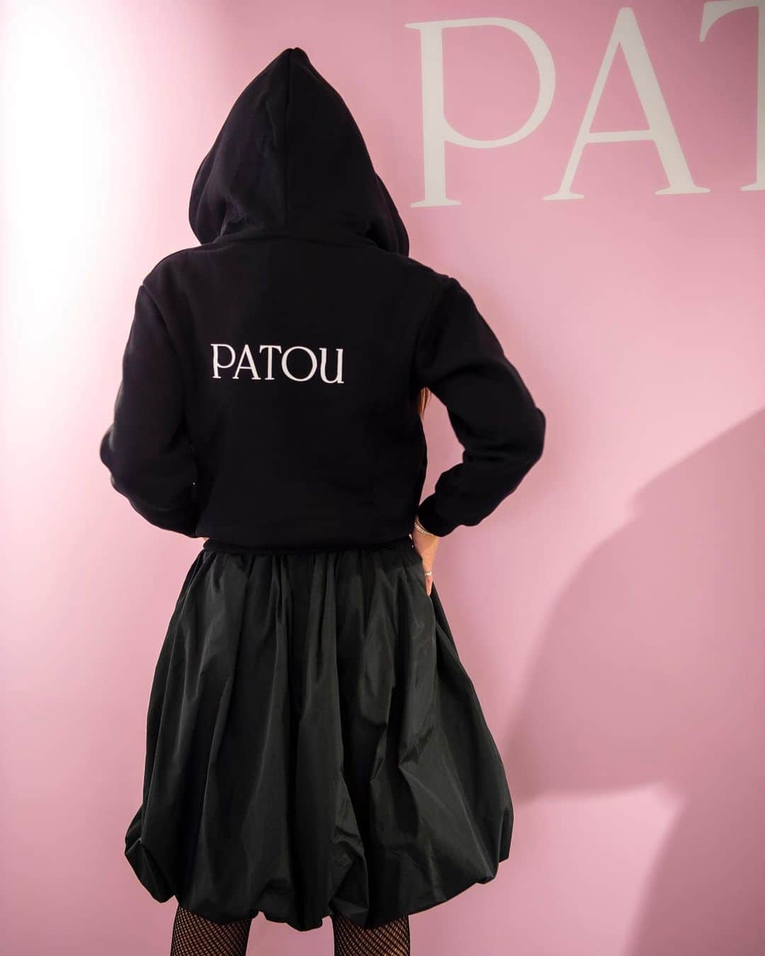 Taki Tanakaさんのインスタグラム写真 - (Taki TanakaInstagram)「ＰＡＴＯＵ #ootd #outfitoftheday #outfit   #hoodie #skirt #brooch #earrings #PATOU  #伊勢丹新宿店  パトゥポップアップストアにて。  #可愛いパトゥ  #パトゥ でトータルコーデ #blackandgold  photo by @robwalbers   @patou  @guillaumemarcdamienhenry   #LesFillesEnPatou   【PATOU POP UP STORE】 伊勢丹新宿店 本館３階　 センターパーク/プロモーション 2月17日(水)～3月2日(火) 開催中  #izastagram」2月21日 14時45分 - tanakataki