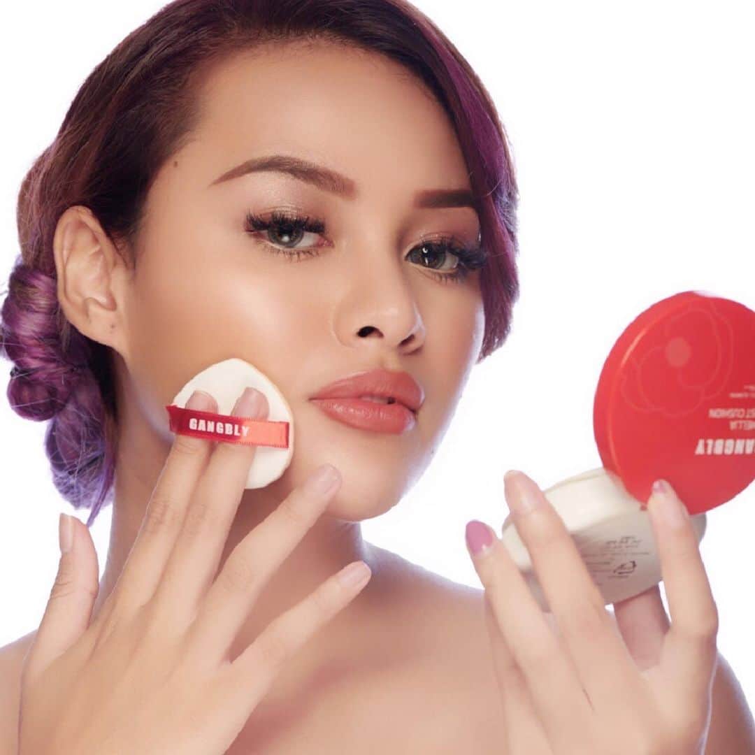 ASHANTY BEAUTY CREAM OFFICIALのインスタグラム：「Dapatkan semua produk Ashanty hanya di instagram official @ashantyid 💙  Perawatan wajah dan tubuh percayakan pada Ashanty Id 😘 Dapatkan produk - produk Ashanty hanya di Instagram official @ashantyid atau kamu bisa langsung kunjungi masing - masing instagram produk : • Day Skin Official @dayskin.official  • Ashanty Beauty Cream @ashantyid  • Ashanty Beauty Cosemtics @ashantybeautycosmetics  • Aurelloly Cosmetics @aurellolycosmetics  • Ashanty Softlens @ashantybeautycare.id  • Ashanty Korea Kosmetics @kcosmetics.official  • Ash Juice @ash.juice  • Acio Plus @acioplusofficial  • Afc Life @afclife_byasix  • Lumiere dan ayam asix @lumierepondokindah @ayamasixpondokindah   Happy Shopping 🛍」