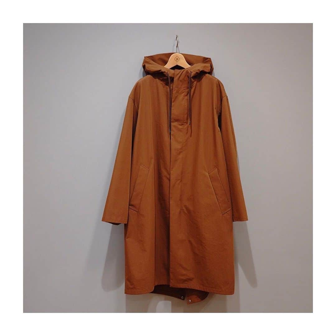 DRESSTERIOR_MEN_ドレステリアのインスタグラム：「Spring outer  collection ✔︎﻿ ﻿ ﻿ ﻿ レイン&ダストプロテクターコート﻿ 086-92001 ¥39,600(税込)﻿ ﻿ ﻿ ﻿ ﻿ ﻿ ﻿ 撥水加工を加えた生地を使用し、レインコート風に着れるミニマルなモッズコート。﻿ 「M-51」を現代的でシンプルなデザインに落とし込み、フードの立ち上がりやAライン気味のシルエットに拘った一着です。﻿ ﻿ ﻿ ﻿ ﻿ ﻿ ﻿ #dressterior﻿ #dressterior_official﻿ #ドレステリア﻿ ﻿ ﻿ ﻿ ﻿ ﻿ ﻿ ﻿ ﻿ ﻿ ▪️dressteriorオフィシャルアカウント﻿ @dressterior_official﻿ ﻿ ▪️メンズ用アカウント﻿ @dressterior_men ﻿ ﻿ ▪️ショッププレスアカウント﻿ @dressterior_shoppress ﻿ ﻿ ▪️World Online Storeアカウント﻿ @world_onlinestore﻿ ﻿」