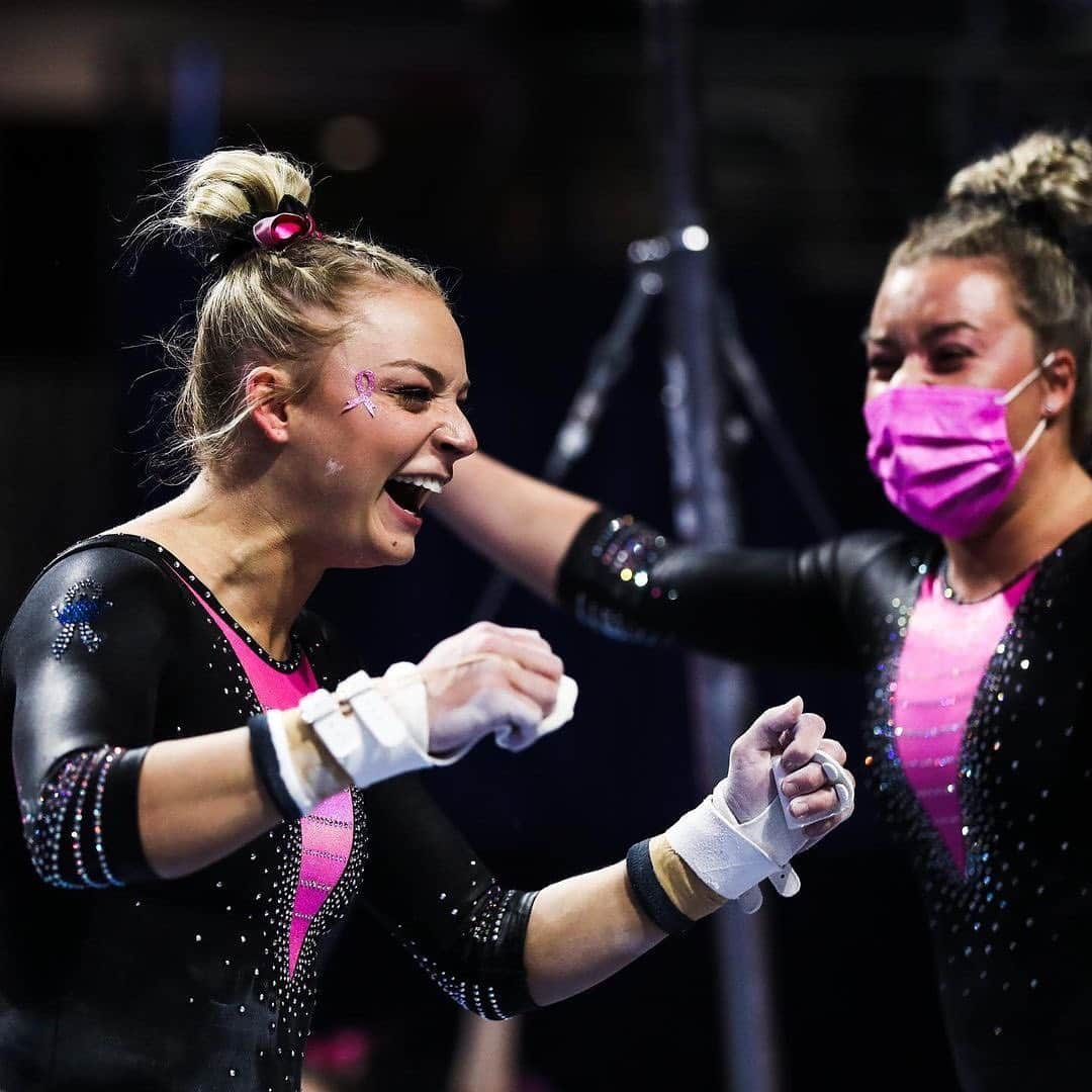 Inside Gymnasticsさんのインスタグラム写真 - (Inside GymnasticsInstagram)「💕💕💕Pure joy!!! Welcome back to the All-around, Alyssa!  Via Florida Gymnastics • Couldn’t be more proud of Alyssa Baumann making her collegiate all-around debut last night! 🤩💗🐊 #WeChomp #4CTION #LTP」2月21日 15時10分 - insidegym