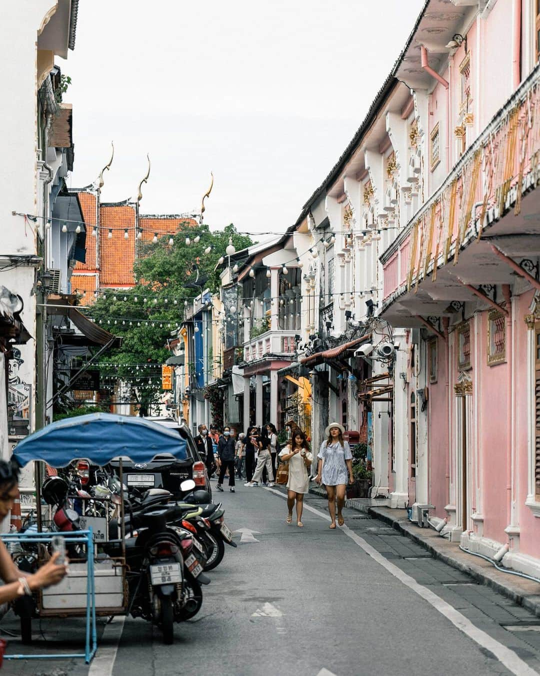 でいぜろバンコクのインスタグラム：「Phuket old town 👫」