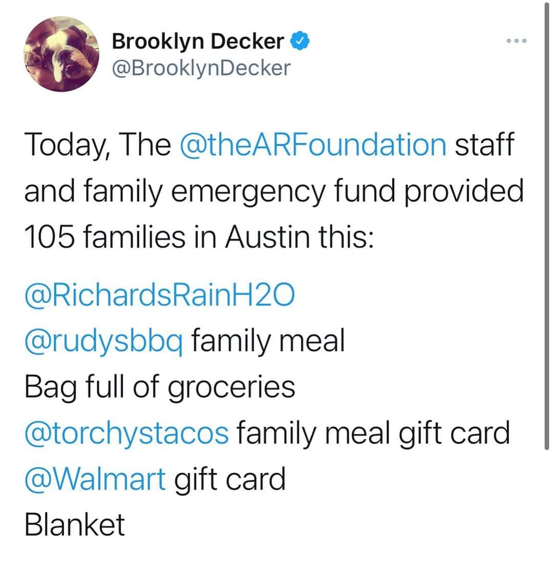 ブルックリン・デッカーのインスタグラム：「To those who have donated to @thearfoundation Family Emergency Fund, thank you!! This is where your money is going. Thank you to @torchystacos @richardsrainwater &  #movecorp for working with the ARF staff to make this happen. Andy’s foundation is supporting suffering families. There are other orgs like @austinmutualaid who is supporting Austin’s unhoused population, & @southernsmoketx who is supporting the food and bev industry (always the first to step up in a crisis) and SO many other organizations that are doing incredible work in TX. These are just a few. If you are able, find one that speaks to you and throw in a few bucks. ❤️」