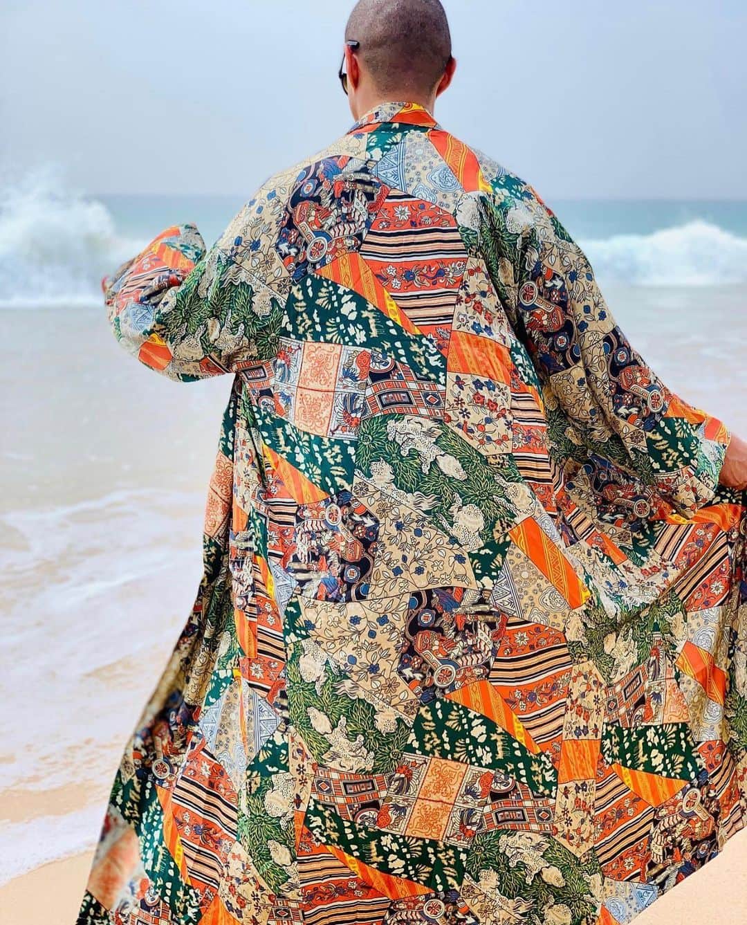 のインスタグラム：「Oh how this made us dream! @william_varnild looking just lovely in our Luck x byTiMo kimono 👘 @luckoslo #bytimo #youarebeautiful」