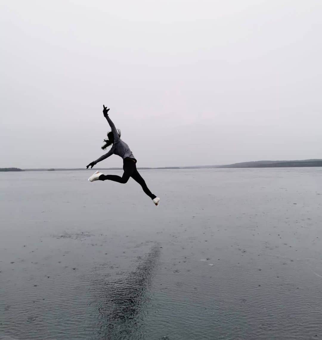 アンネ・リネ・ヤシェムのインスタグラム：「⛸🌧」