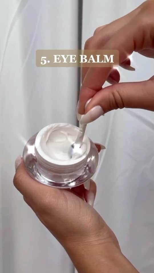 Motives Cosmeticsのインスタグラム：「Get that morning skincare routine in check with @lumieredevie ✨ All these amazing skincare products are available at the link in bio 🤍」