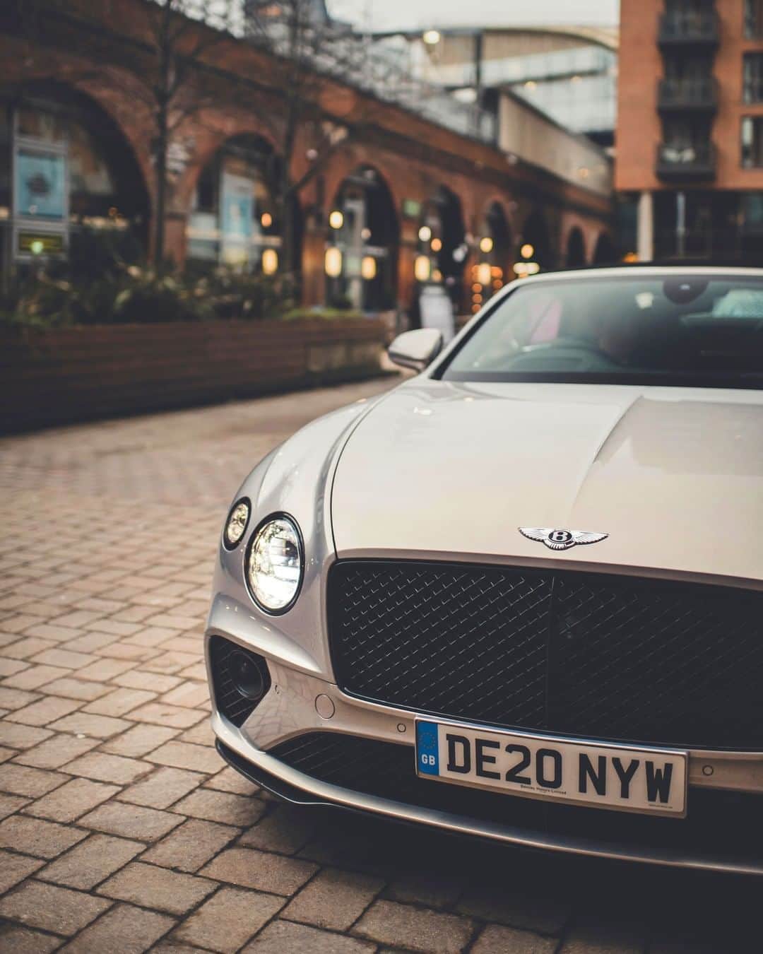 ベントレーさんのインスタグラム写真 - (ベントレーInstagram)「Happiness favours those who don't wait for happiness to favour them. The #ContinentalGT V8 #Convertible. #WorldOfBentley  _ #Bentley Continental GT V8 Convertible WLTP drive cycle: combined fuel consumption: 23.3 mpg (12.1 l/100 km), combined CO₂: 275 g/km. Photos by @amyshorephotography」2月22日 1時00分 - bentleymotors