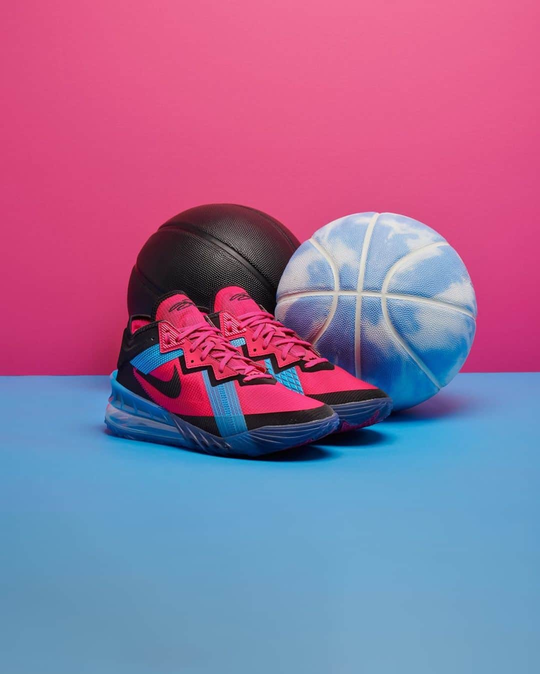 Foot Lockerさんのインスタグラム写真 - (Foot LockerInstagram)「A 👑  on & off the court. The Nike #Lebron 18 Low 'Fireberry' launches 2/23 online and in select stores.」2月22日 1時00分 - footlocker