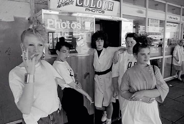 ベンシャーマンのインスタグラム：「Pier Head, Liverpool, 1989.  Photo © Rob Bremner @robbremner_photographer」