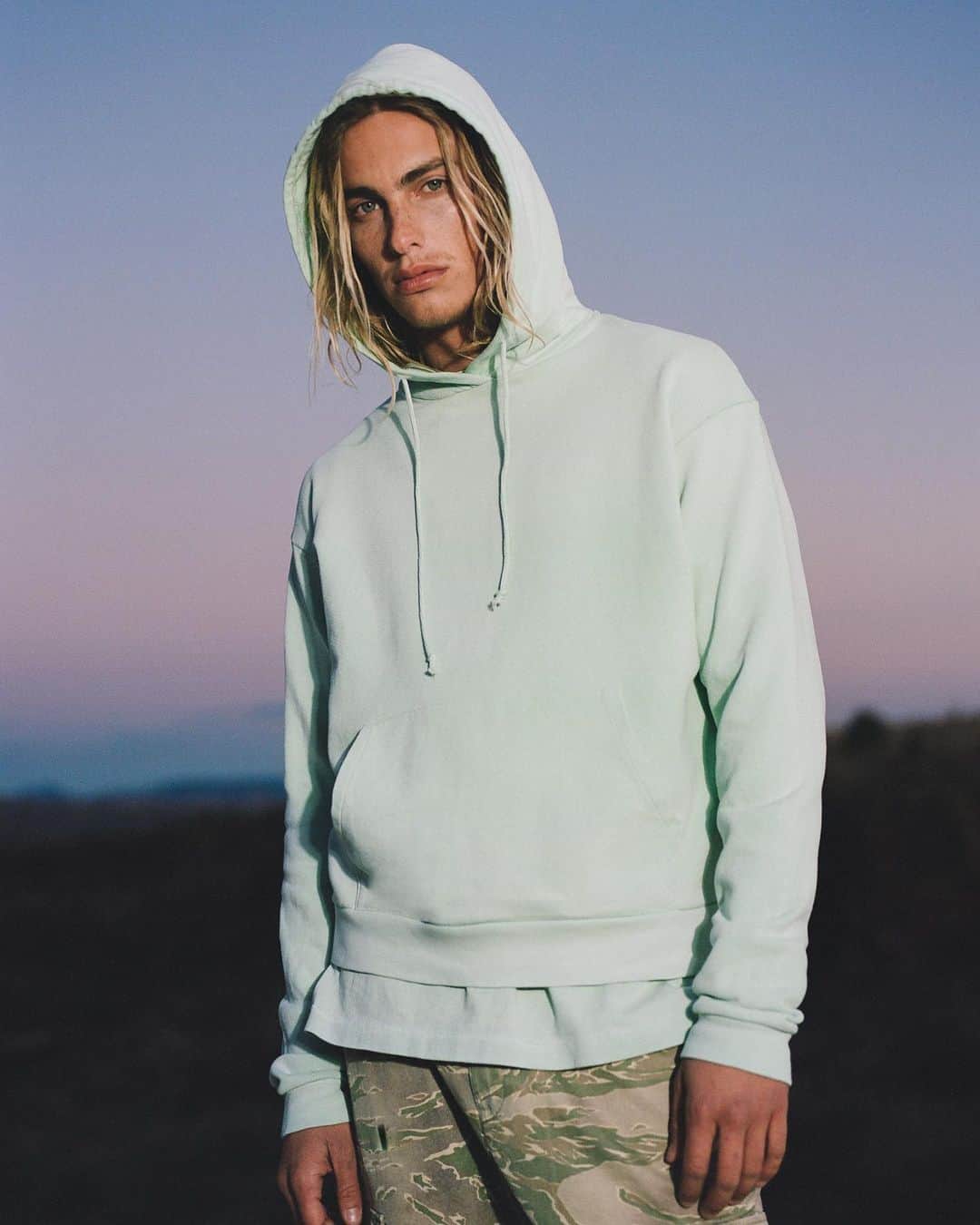 ジョン エリオットのインスタグラム：「Exposure Hoodie in Sea Foam. Available now, link in stories.」