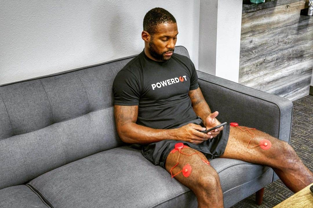 パトリック・ピーターソンさんのインスタグラム写真 - (パトリック・ピーターソンInstagram)「Body maintenance doesn’t have an off-season. @mypowerdot is always clutch for my performance, rehab and body maintenance needs! Visit www.PowerDot.com (link in bio) and use the code “P2” at check out for 20% off your purchase! #PoweredByPowerdot #P2Nation」2月22日 1時01分 - realpatrickpeterson